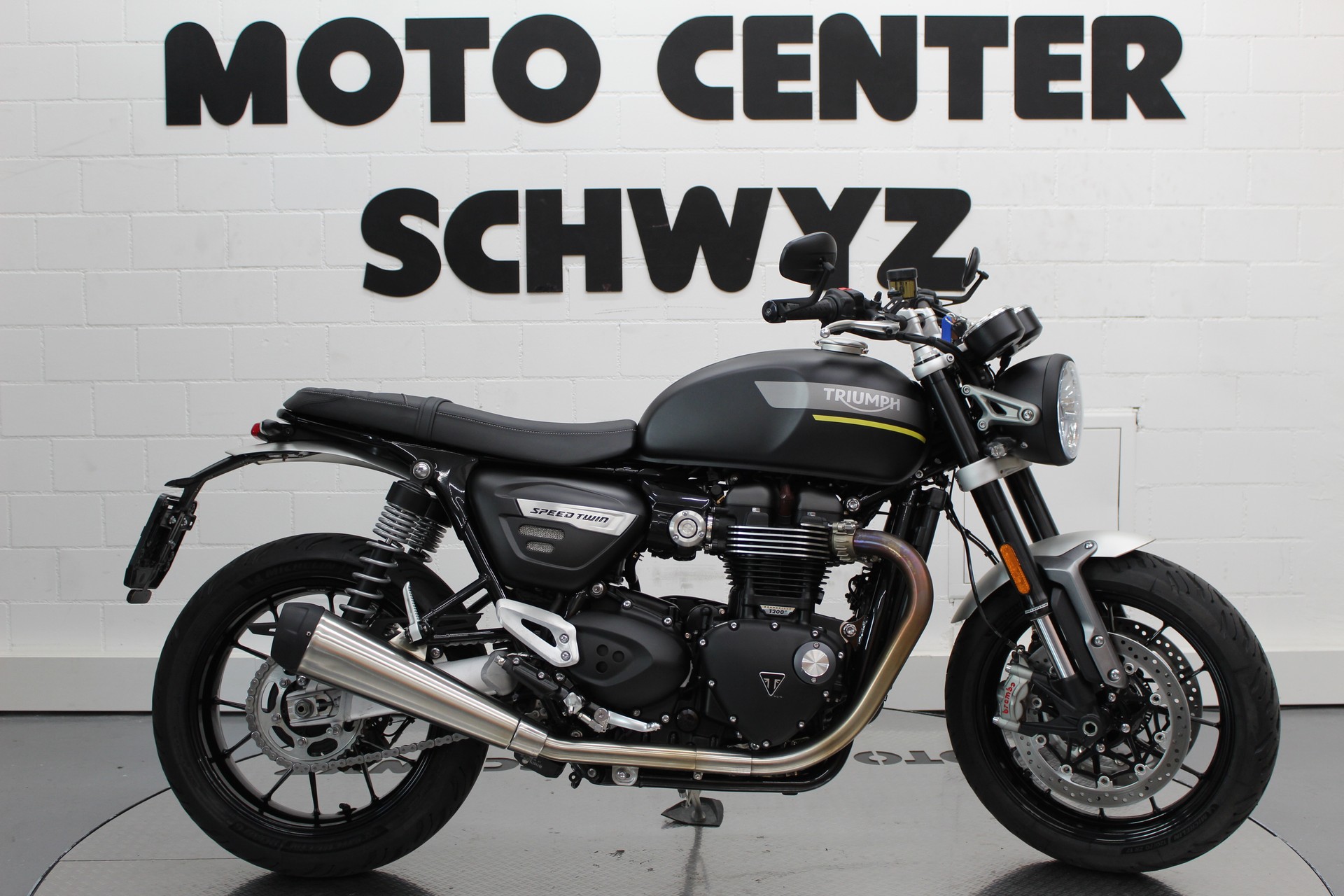 TRIUMPH Speed Twin 1200