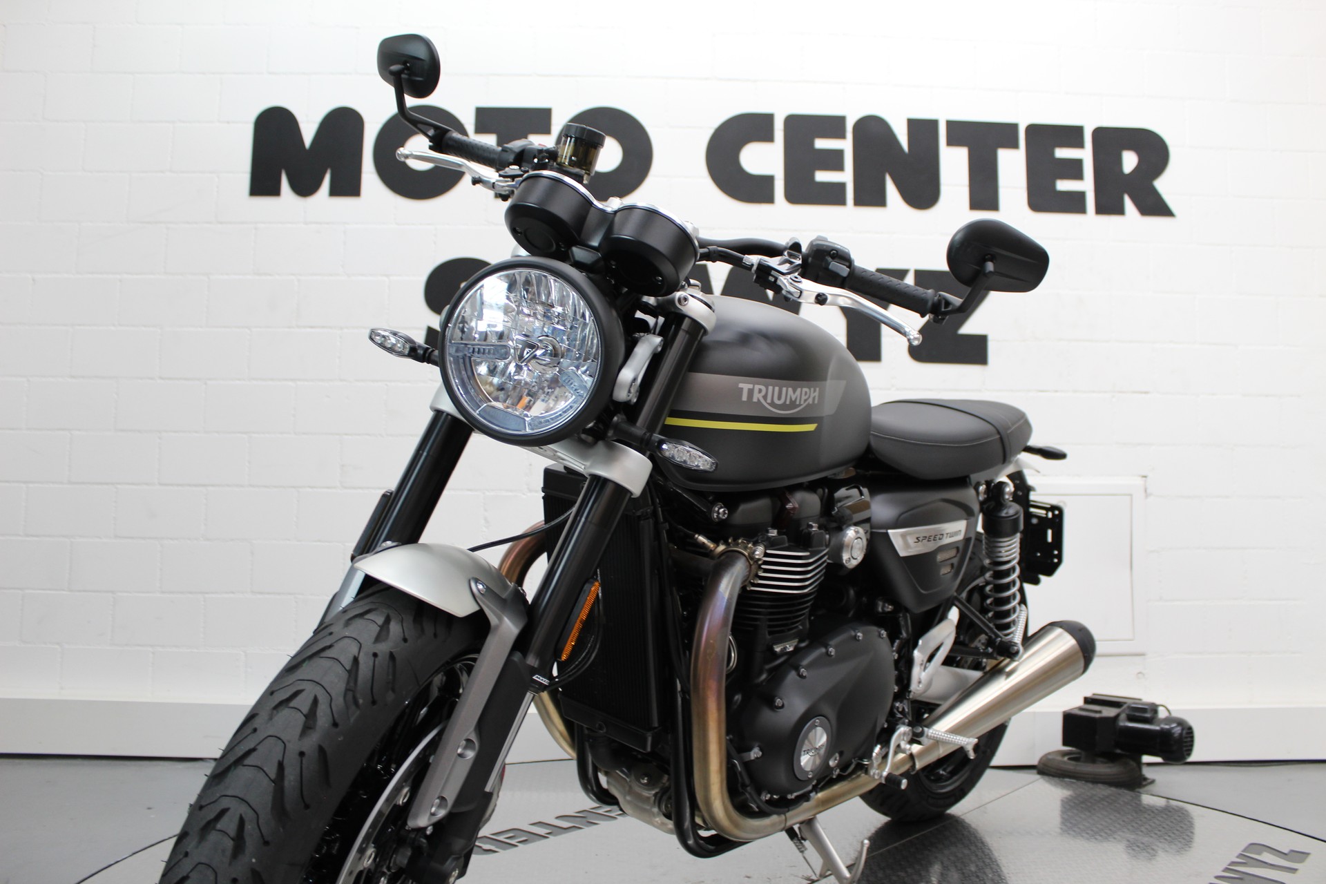 TRIUMPH Speed Twin 1200-image-4
