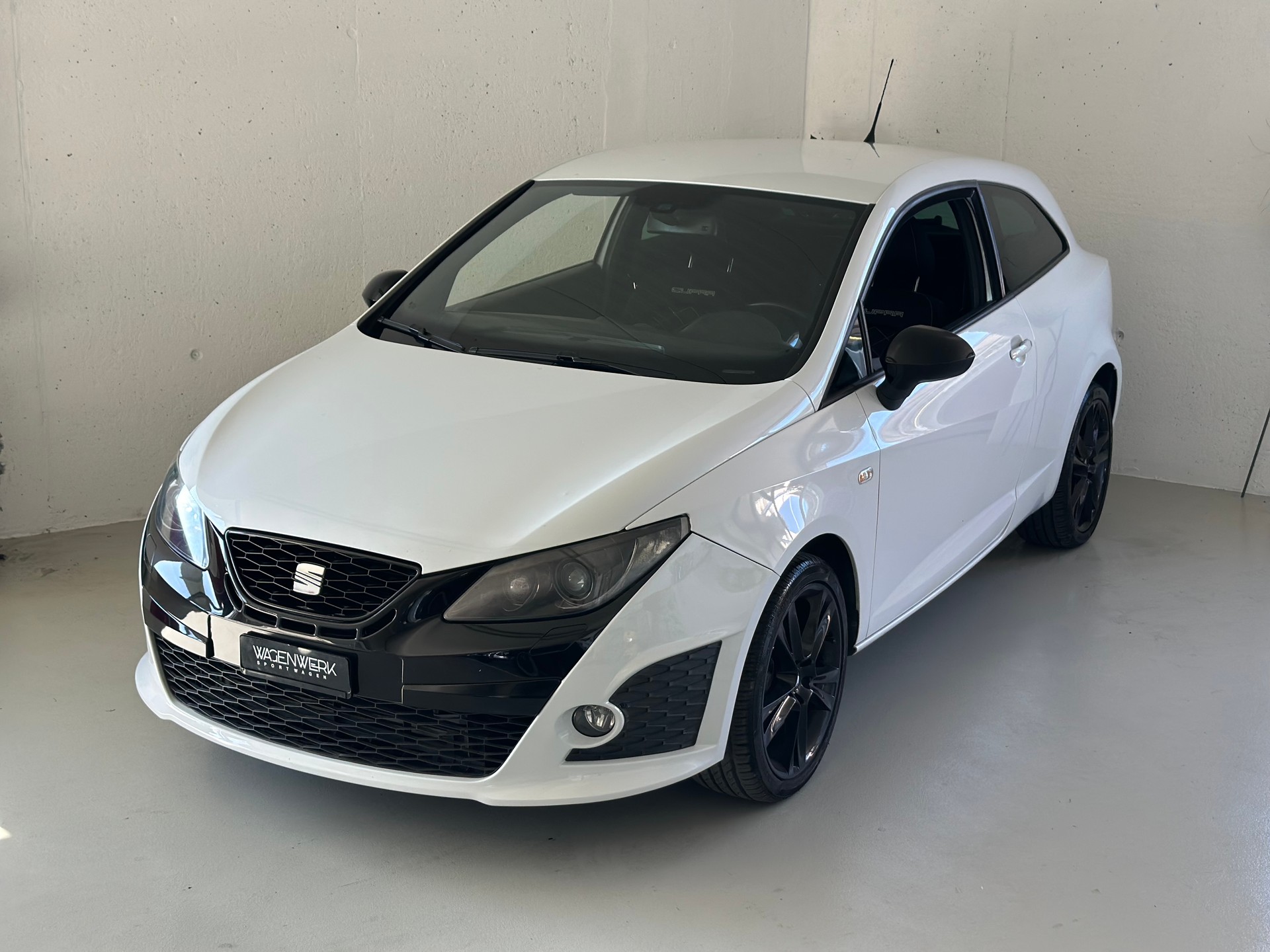 SEAT Ibiza SC 1.4 TSI Cupra R-Evolution DSG-image-1