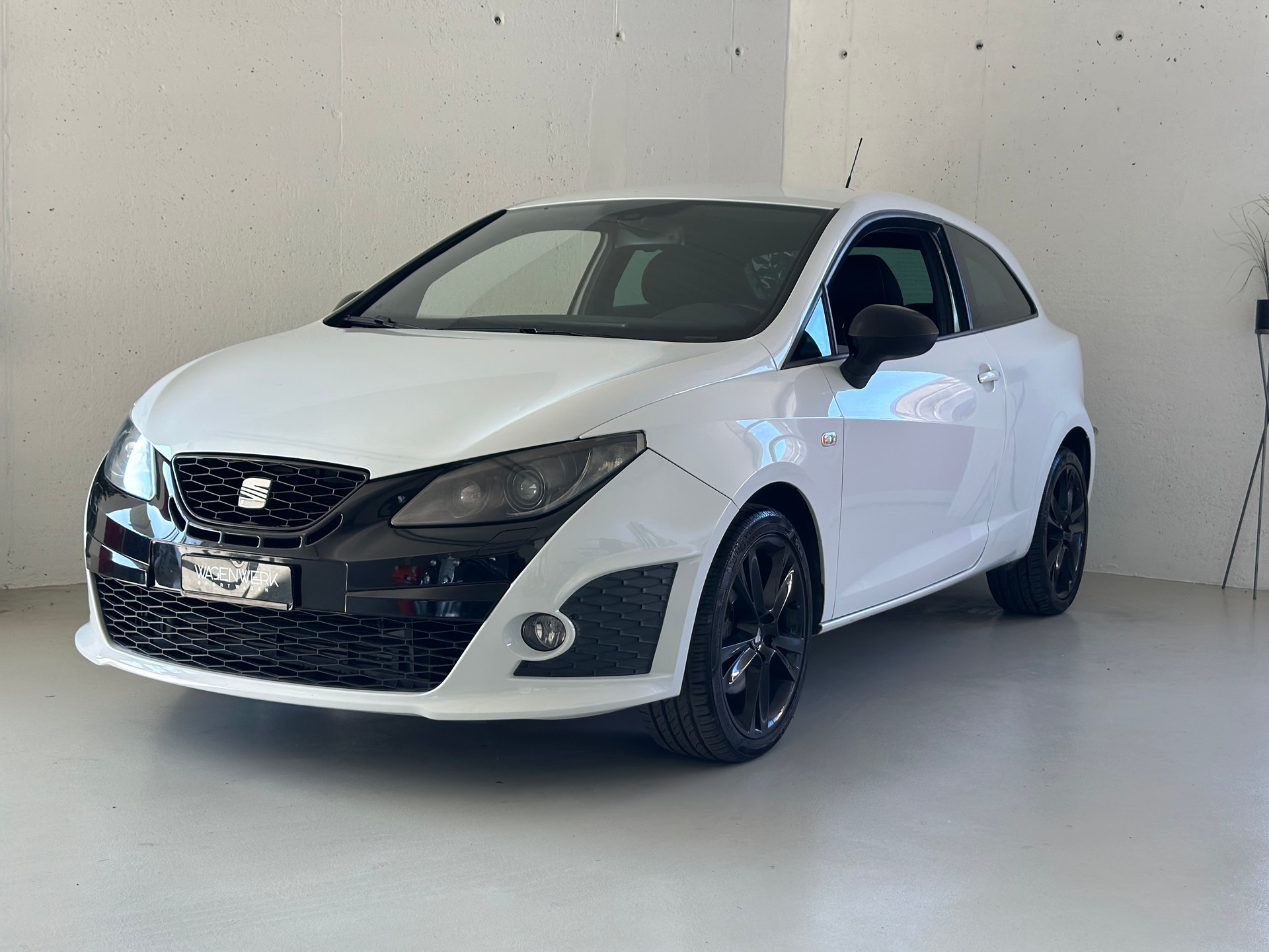 SEAT Ibiza SC 1.4 TSI Cupra R-Evolution DSG-image-2