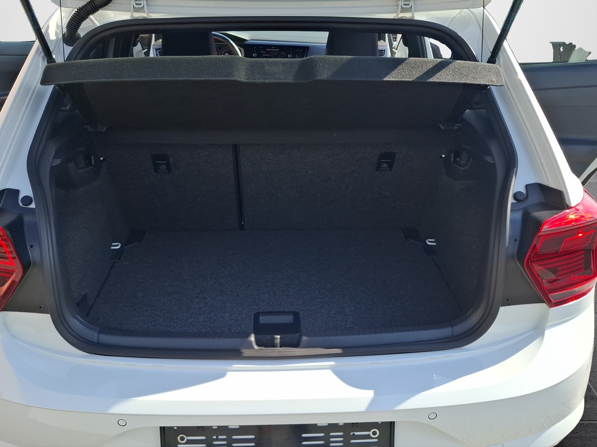 VW Polo 2.0 TSI GTI DSG-image-11
