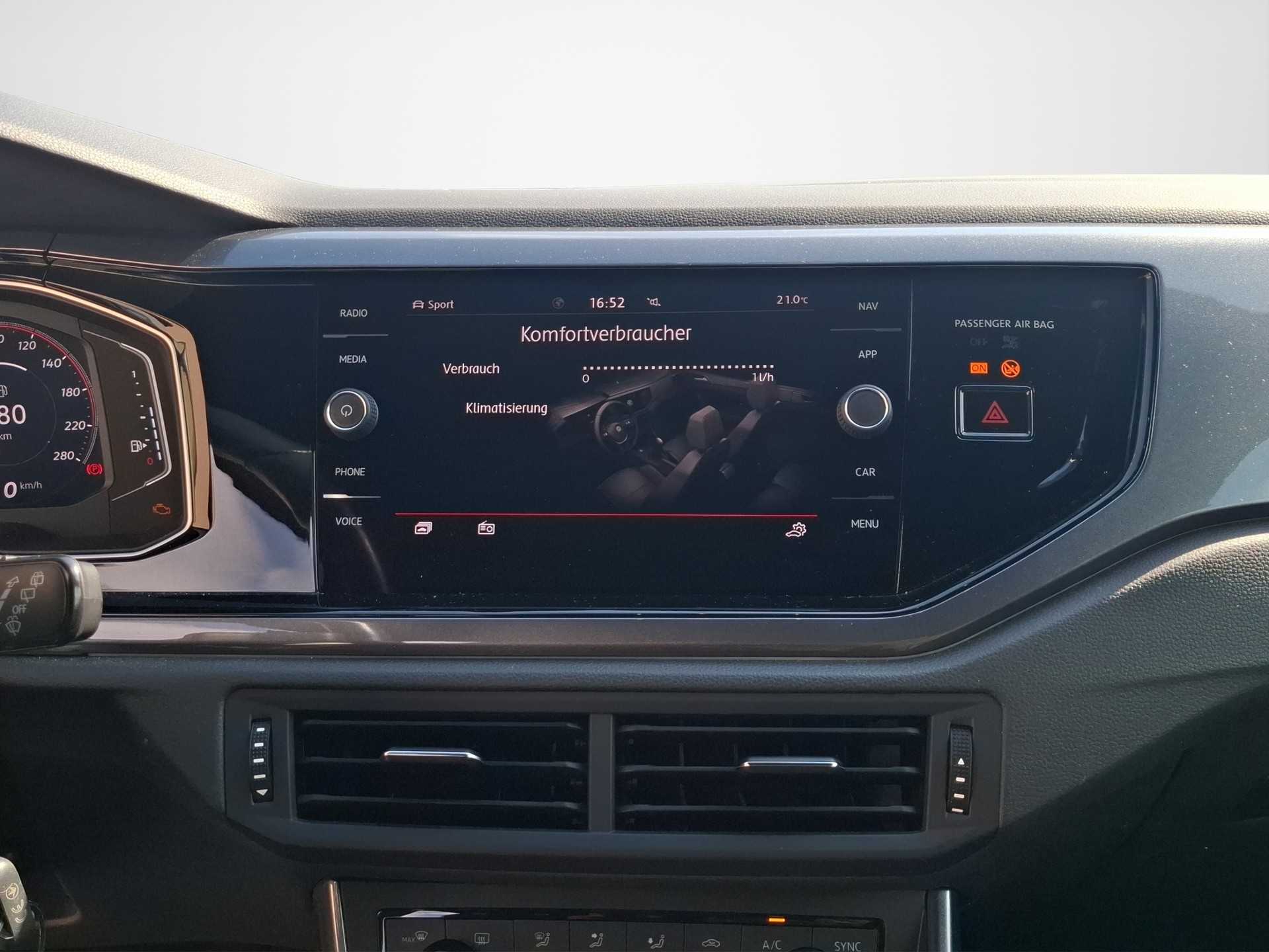 VW Polo 2.0 TSI GTI DSG-image-9