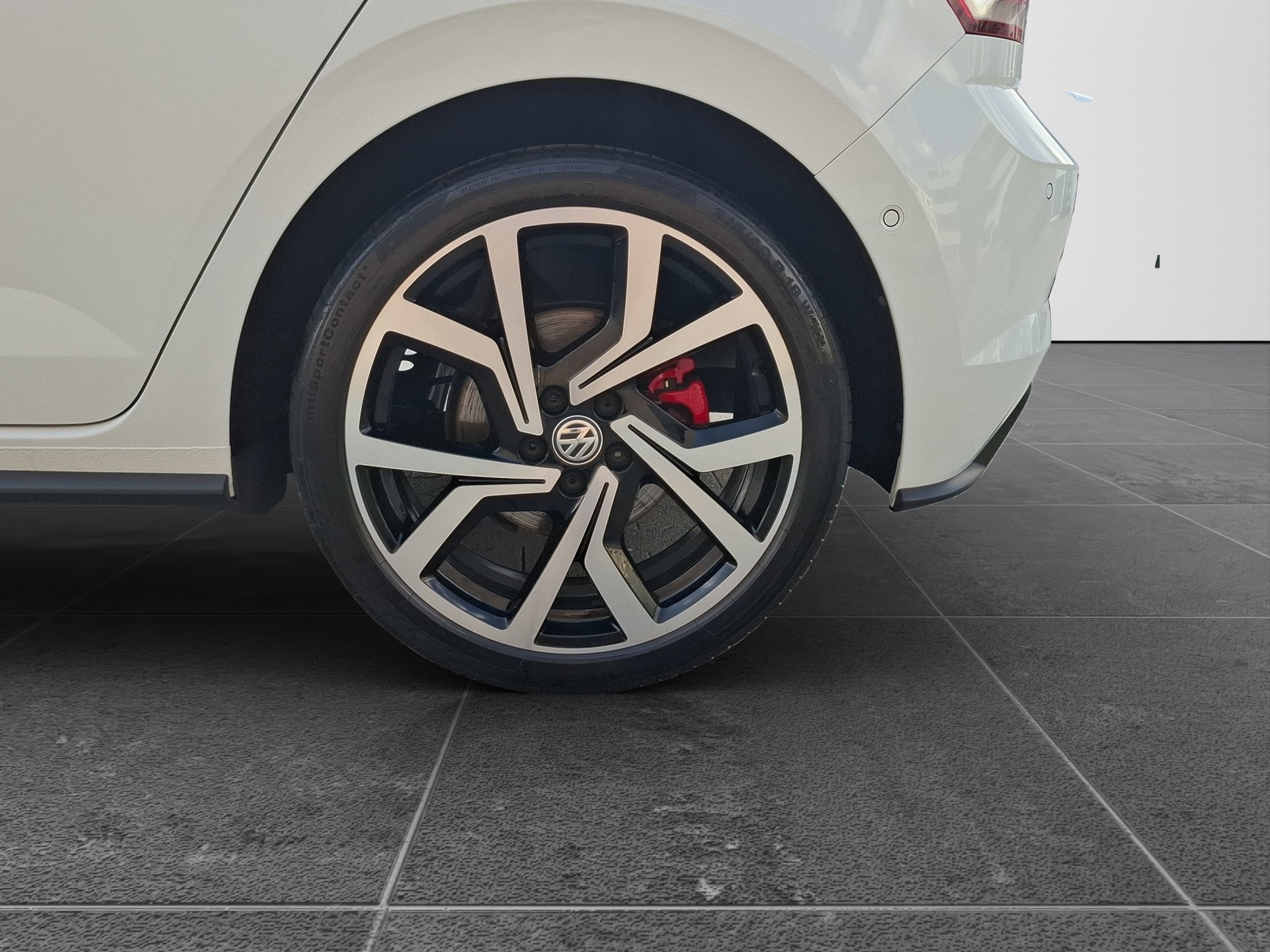 VW Polo 2.0 TSI GTI DSG-image-14