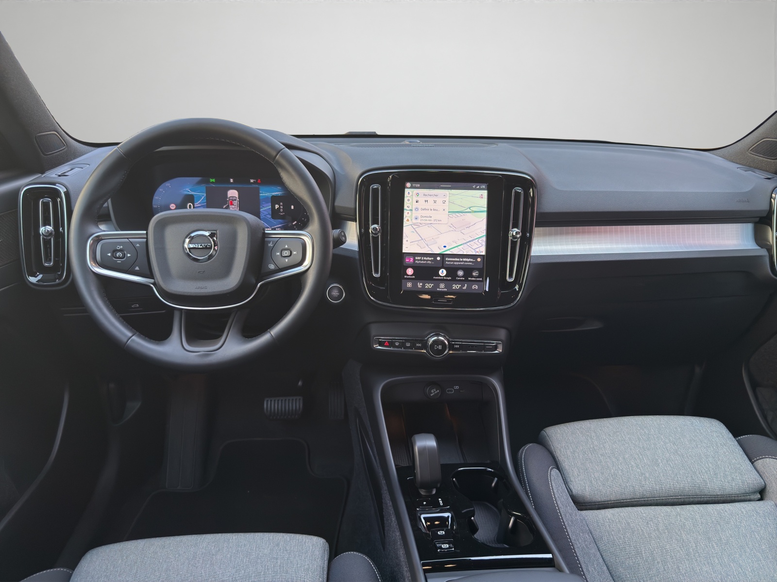 VOLVO XC40 2.0 B4 MH Plus Dark-image-11
