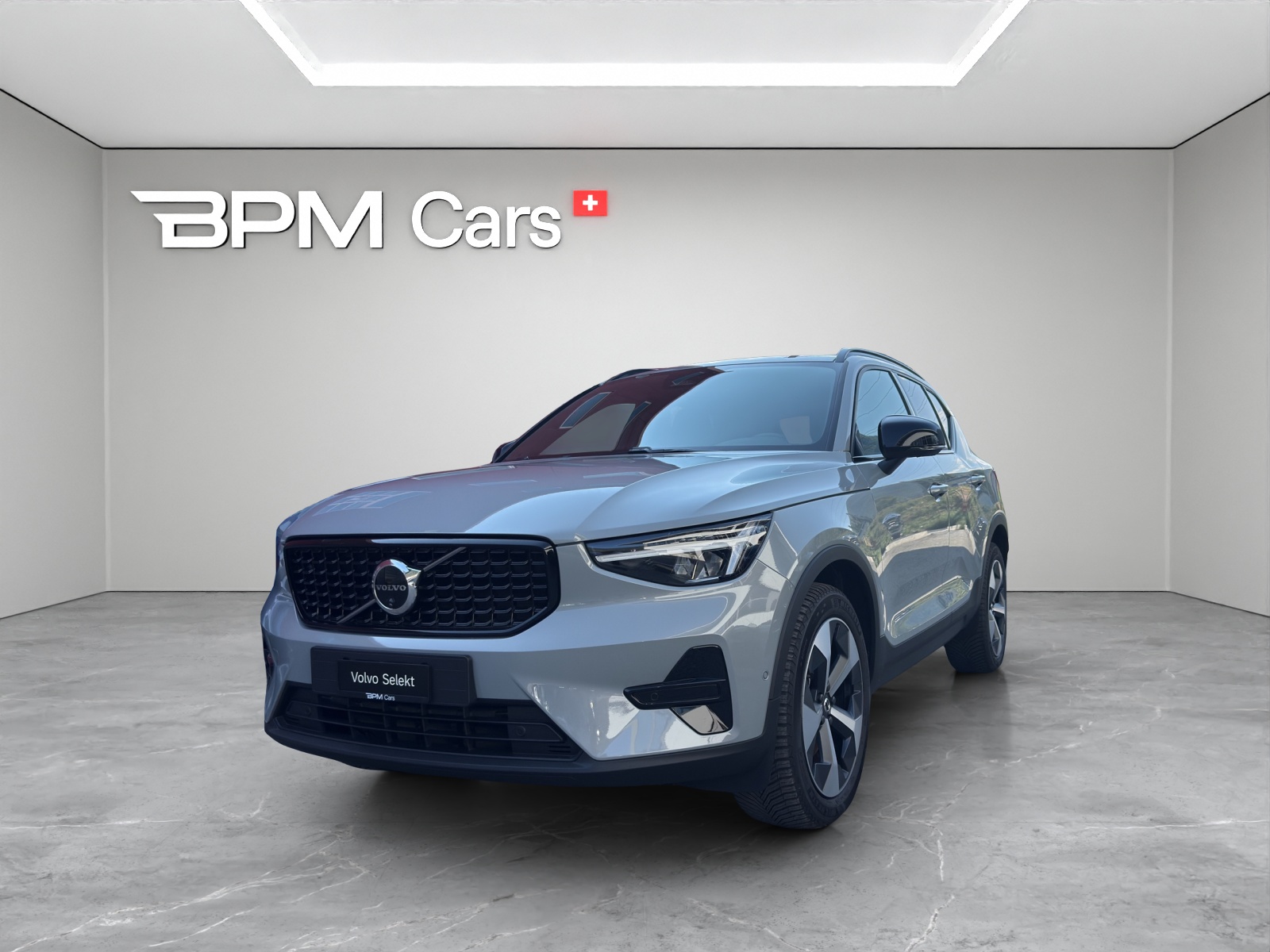 VOLVO XC40 2.0 B4 MH Plus Dark-image-0