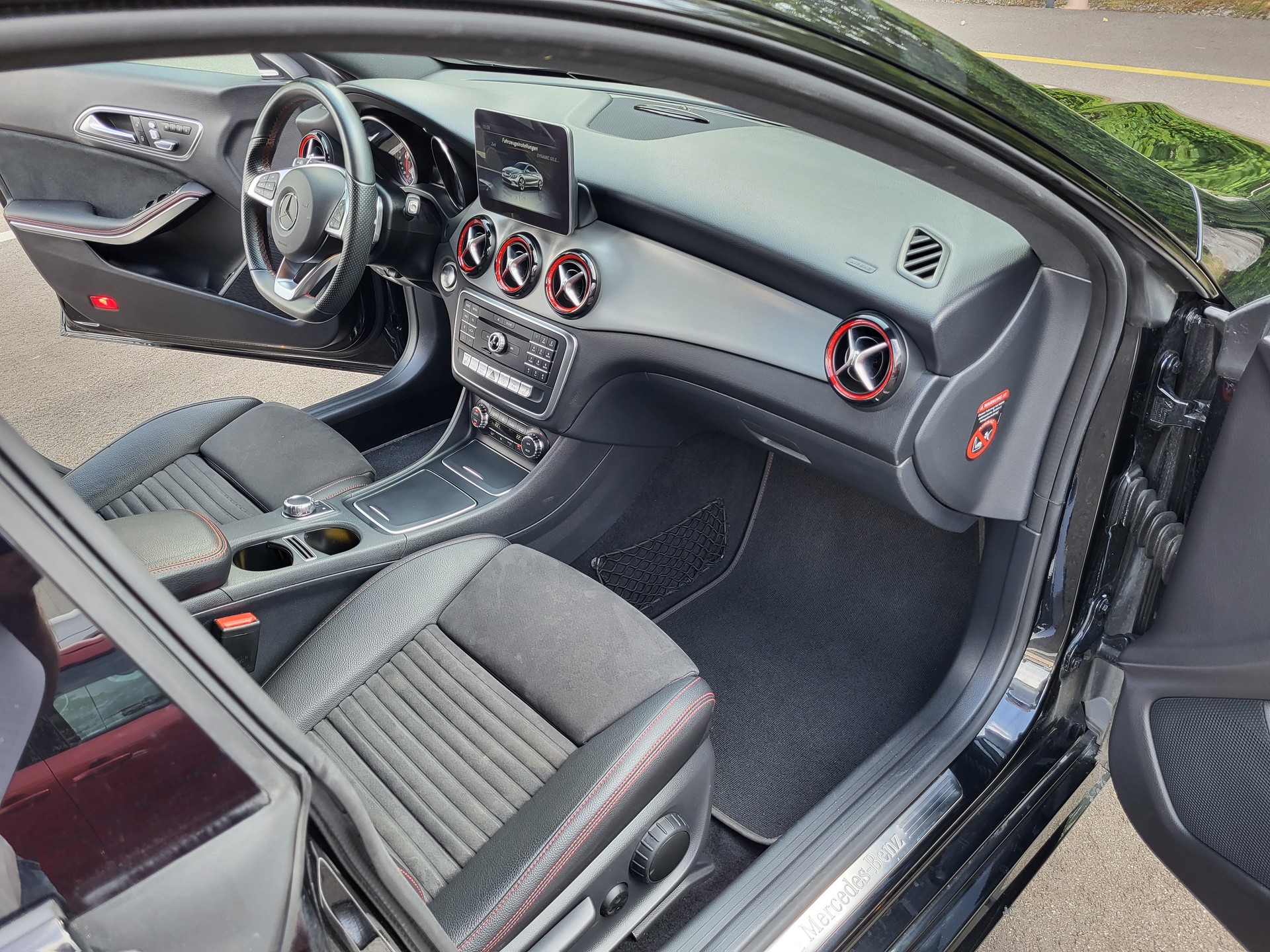MERCEDES-BENZ CLA 250 Sport 4Matic-image-6