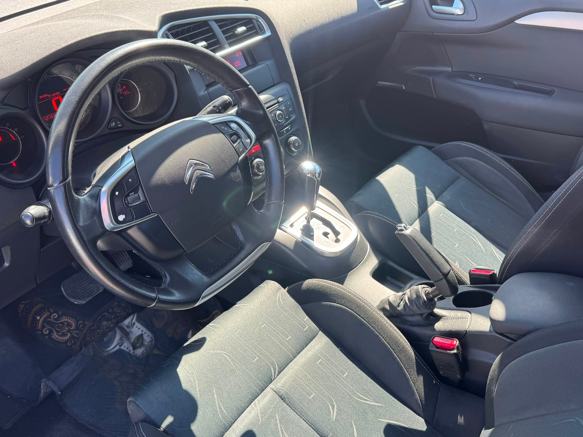 CITROEN C4 Berline 1.6 VTi Rossignol BVA4-image-6