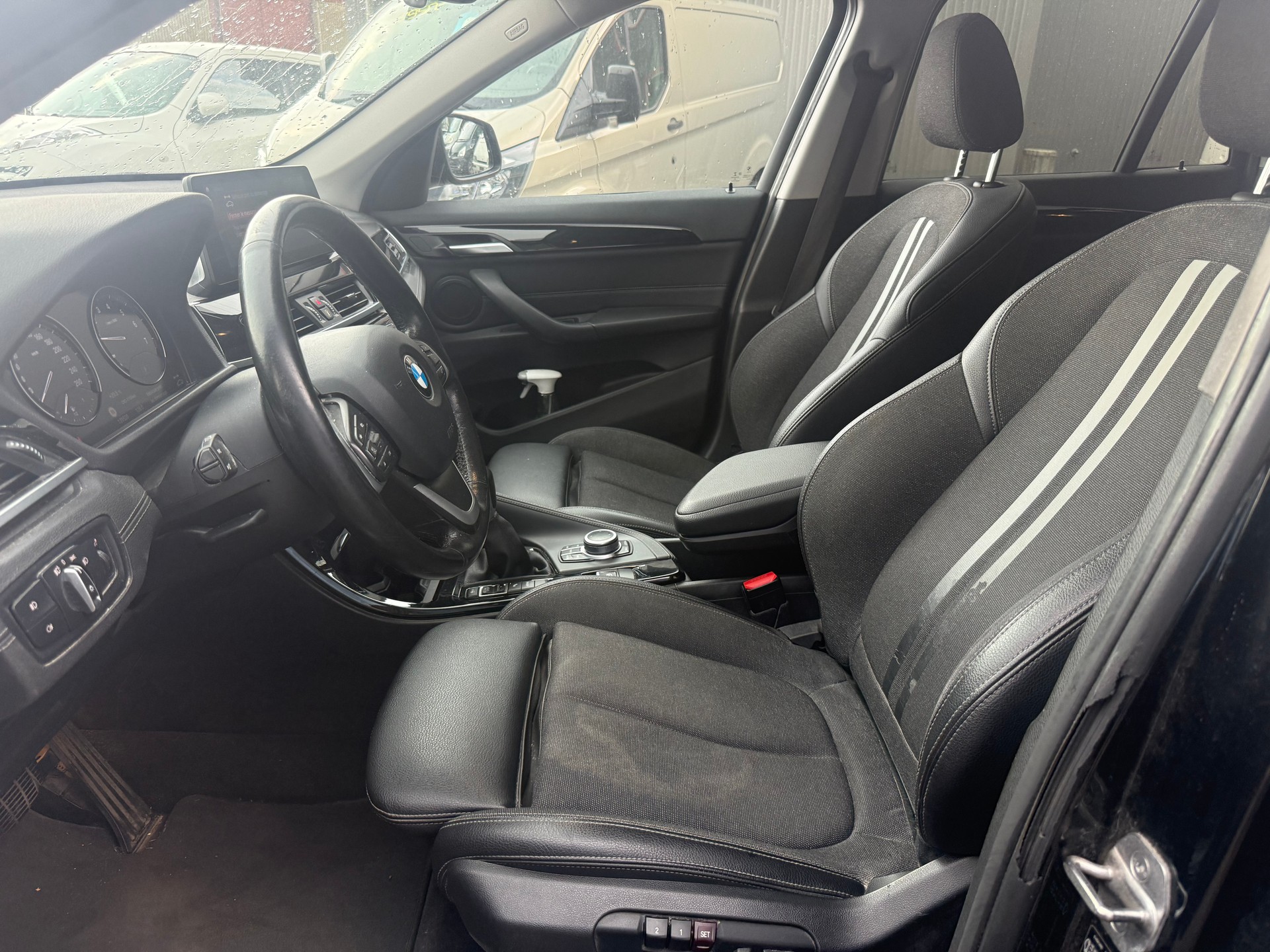 BMW X1 xDrive 25e Travel Edition Steptronic-image-5