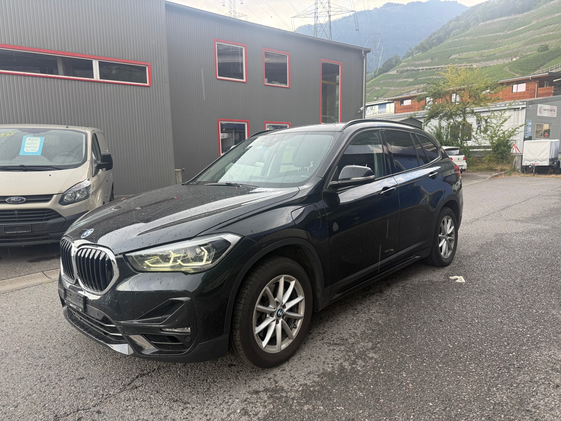 BMW X1 xDrive 25e Travel Edition Steptronic-image-0