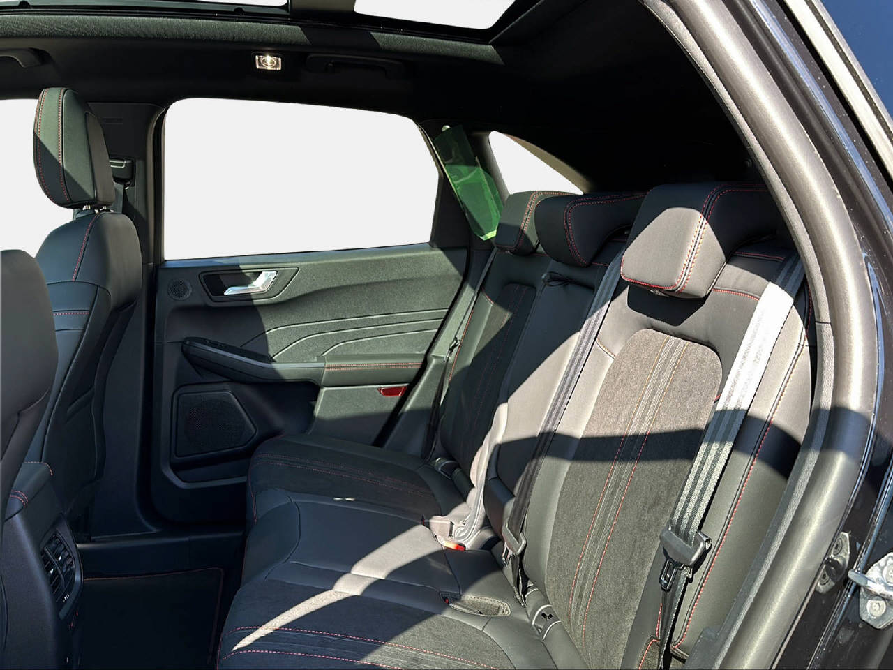 FORD Kuga 2.5 Hybrid ST-Line X 4x4-image-12