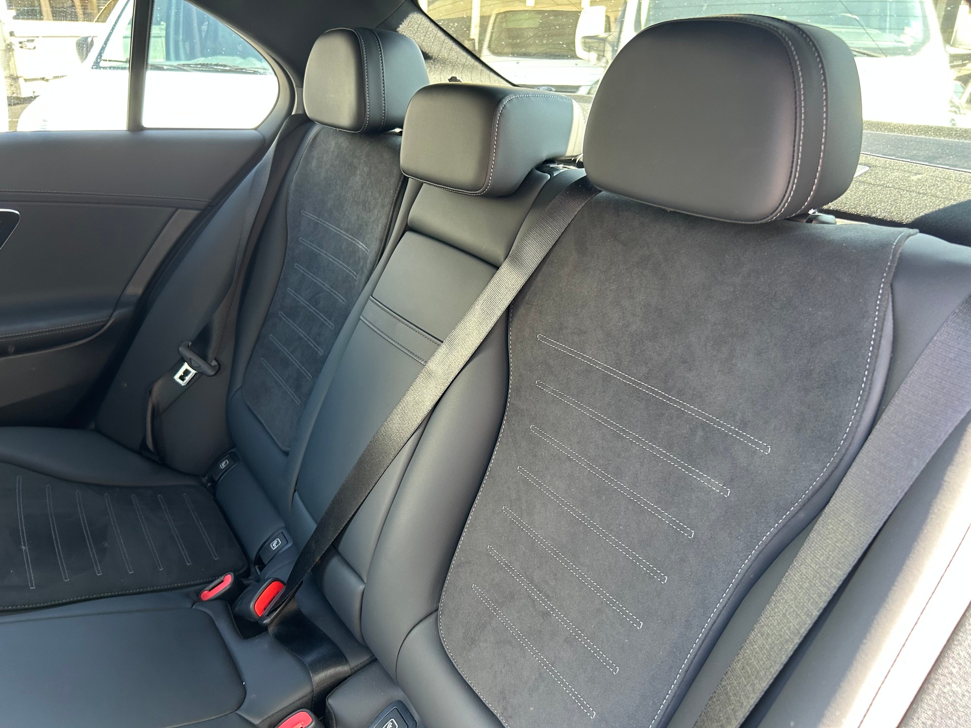MERCEDES-BENZ C 200 4 Matic-image-9