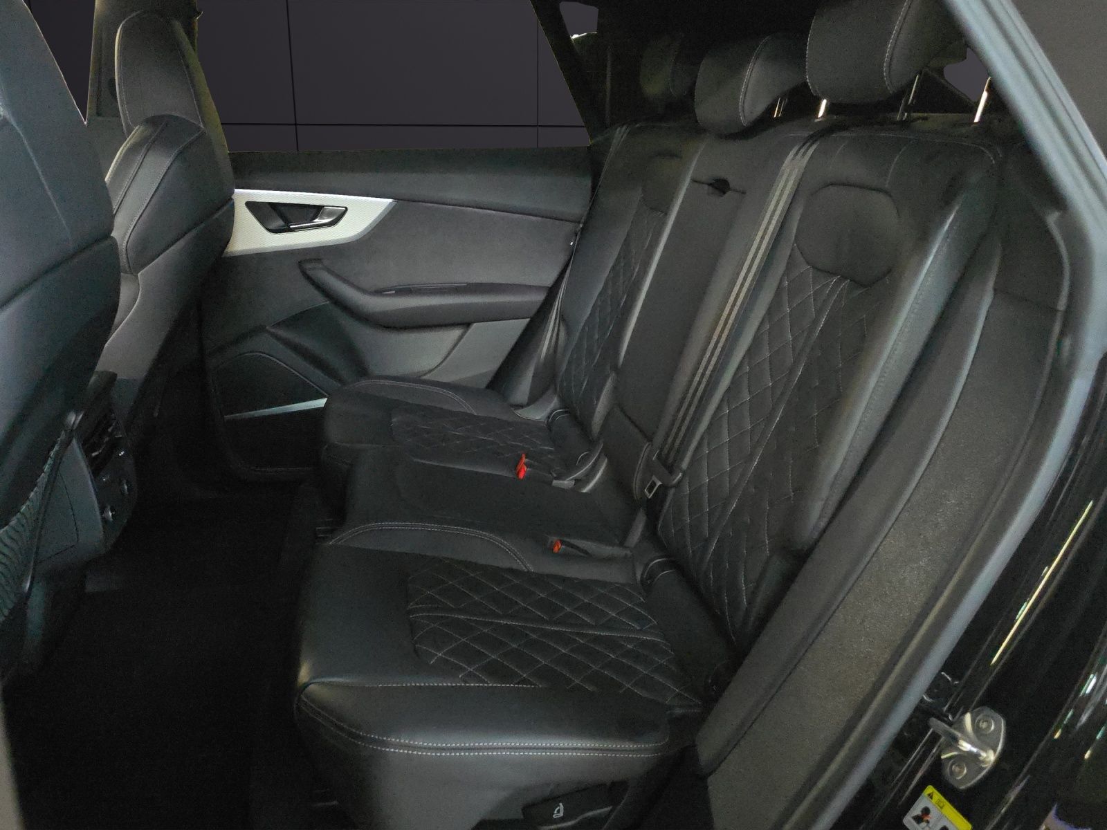 AUDI SQ8 SUV TFSI quattro tiptronic-image-21