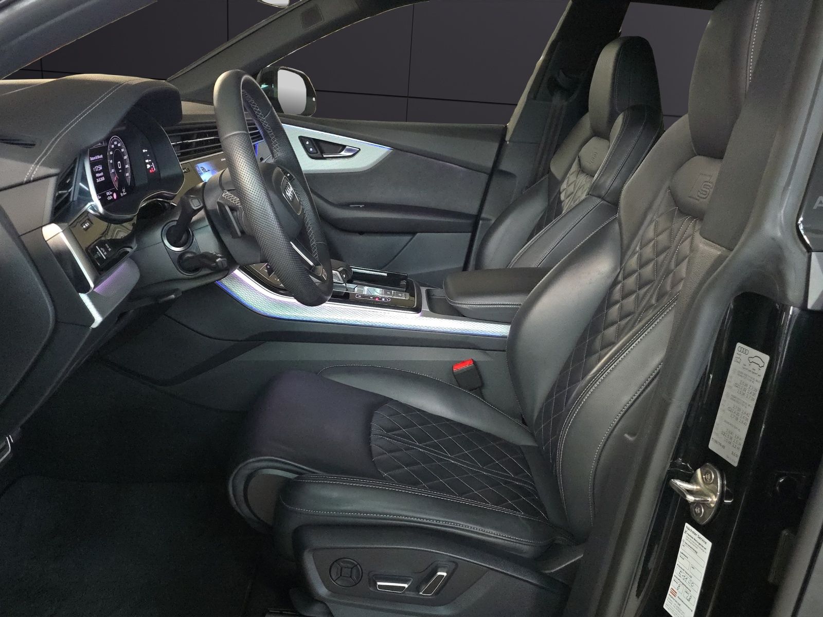 AUDI SQ8 SUV TFSI quattro tiptronic-image-8