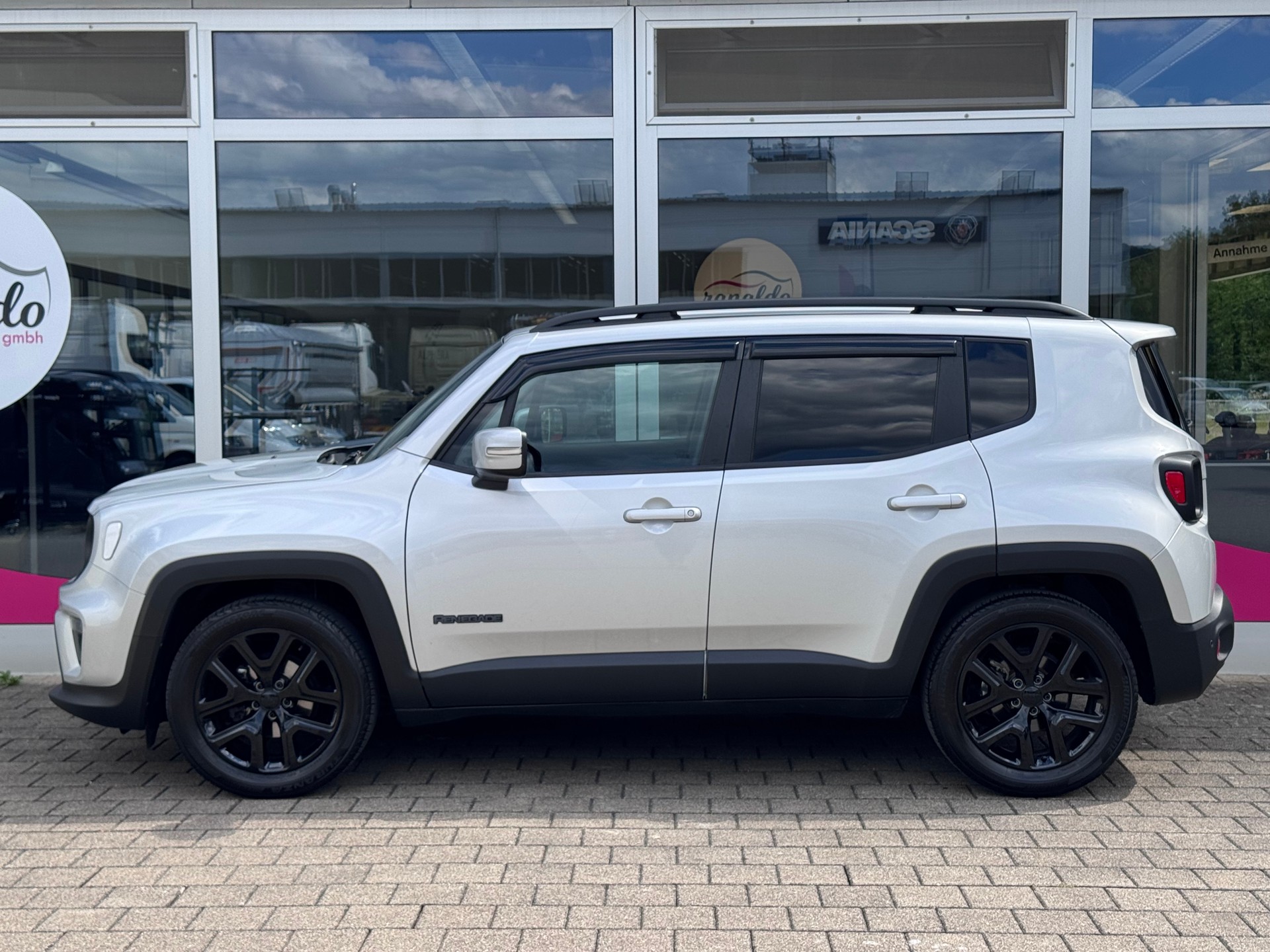JEEP Renegade 1.0 Turbo Night Eagle+Navigation+Bluetooth+18"Alu+Klimaanlage+Sitz-/Lenkradheizung+Getönte Scheiben+Tempomat+-image-4