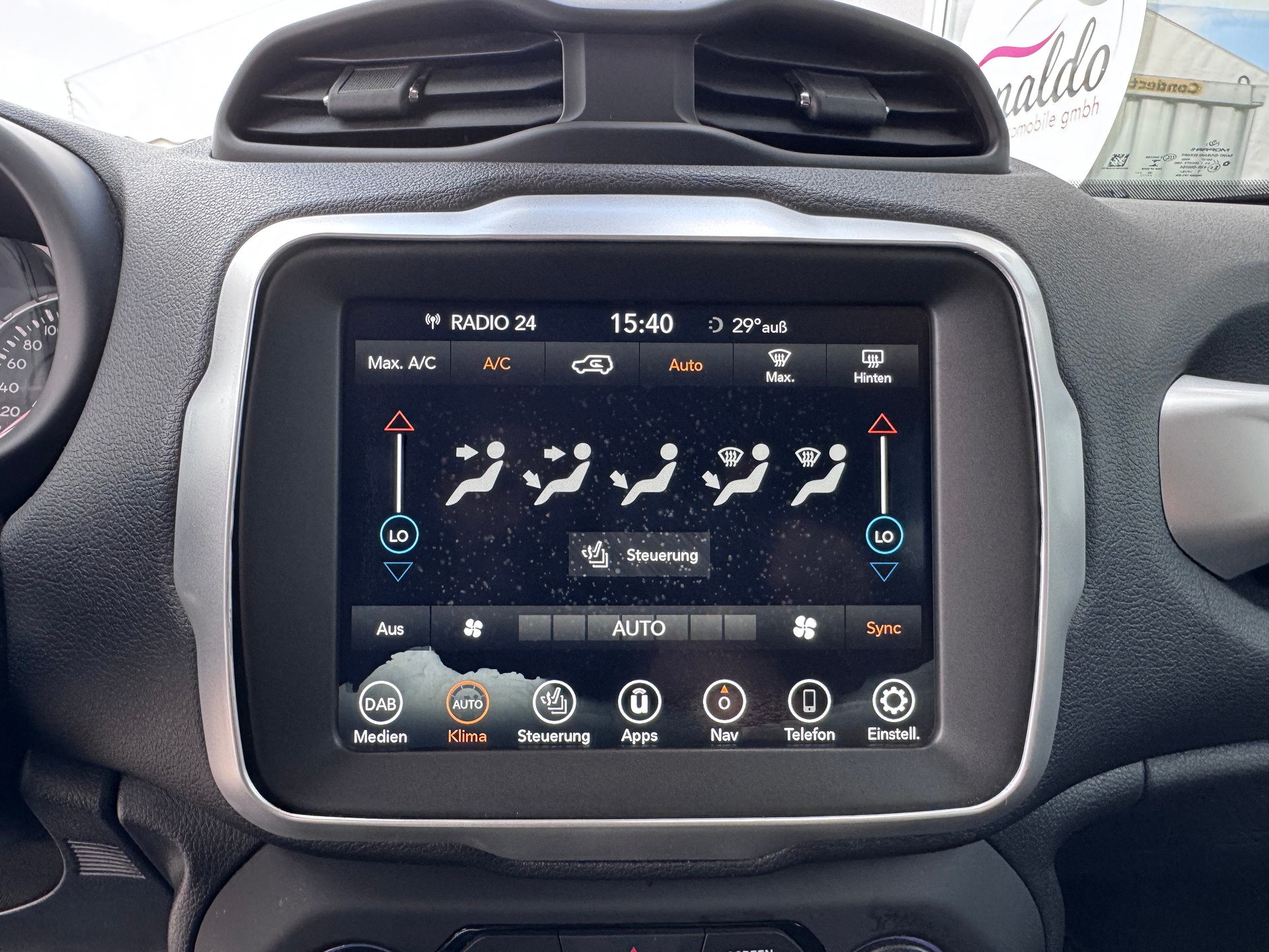 JEEP Renegade 1.0 Turbo Night Eagle+Navigation+Bluetooth+18"Alu+Klimaanlage+Sitz-/Lenkradheizung+Getönte Scheiben+Tempomat+-image-17
