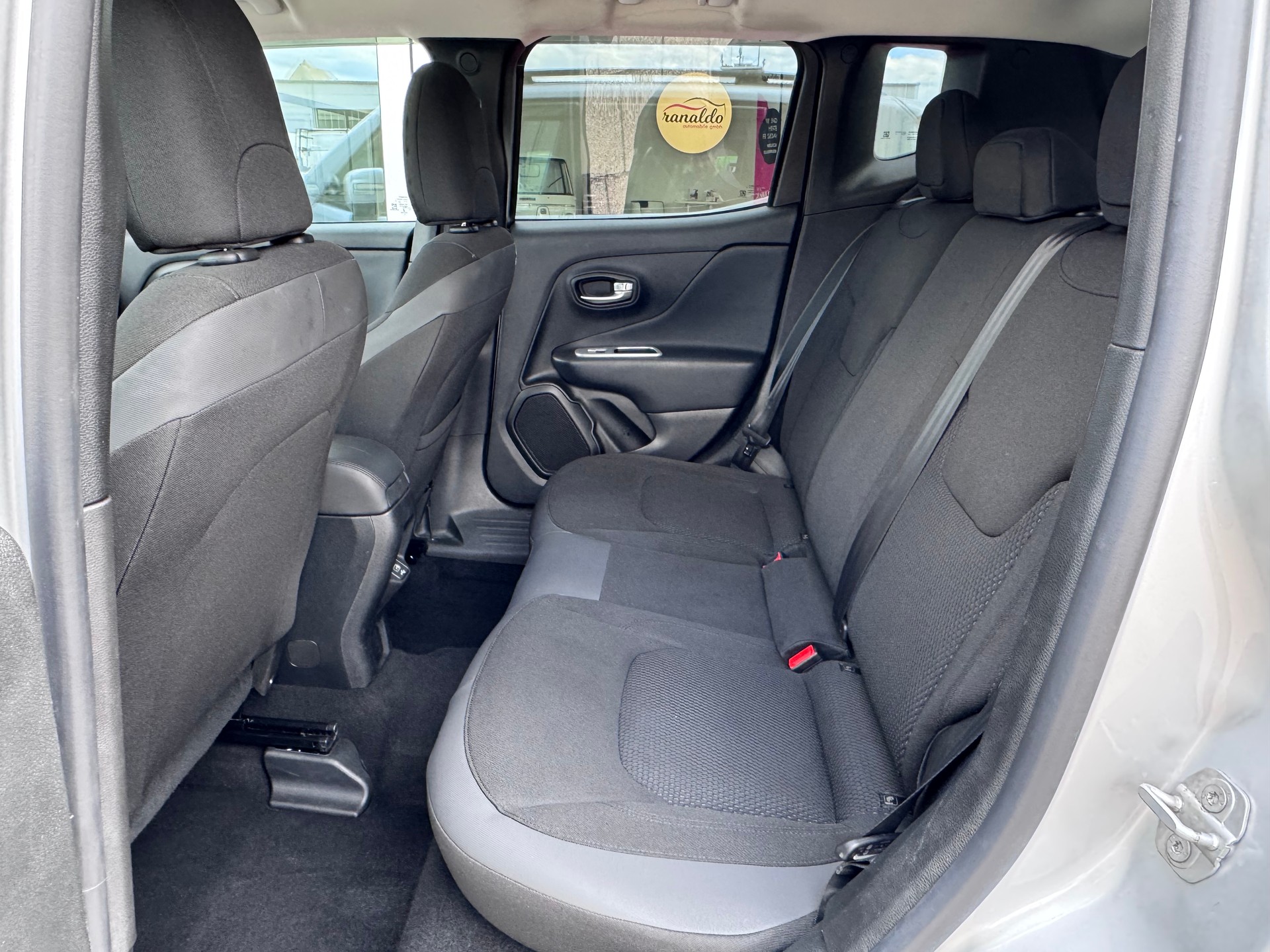 JEEP Renegade 1.0 Turbo Night Eagle+Navigation+Bluetooth+18"Alu+Klimaanlage+Sitz-/Lenkradheizung+Getönte Scheiben+Tempomat+-image-8