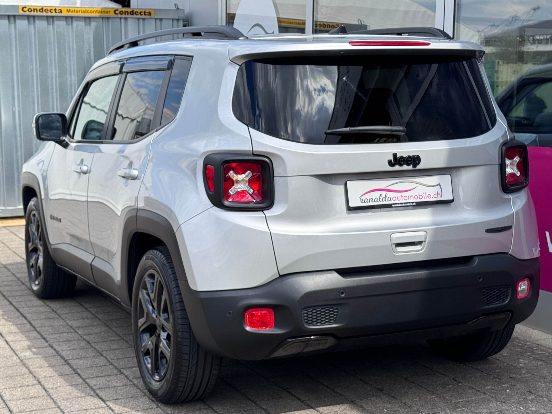 JEEP Renegade 1.0 Turbo Night Eagle+Navigation+Bluetooth+18"Alu+Klimaanlage+Sitz-/Lenkradheizung+Getönte Scheiben+Tempomat+-image-5