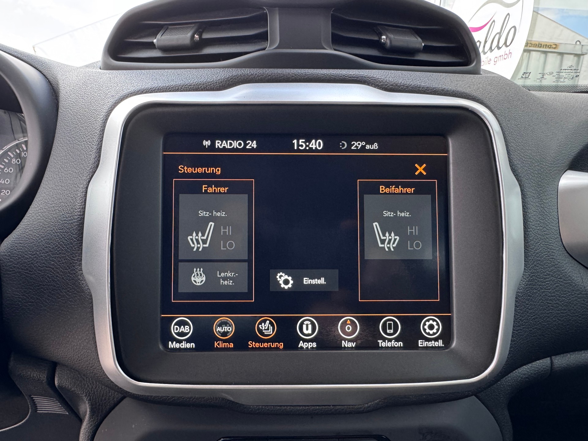 JEEP Renegade 1.0 Turbo Night Eagle+Navigation+Bluetooth+18"Alu+Klimaanlage+Sitz-/Lenkradheizung+Getönte Scheiben+Tempomat+-image-18