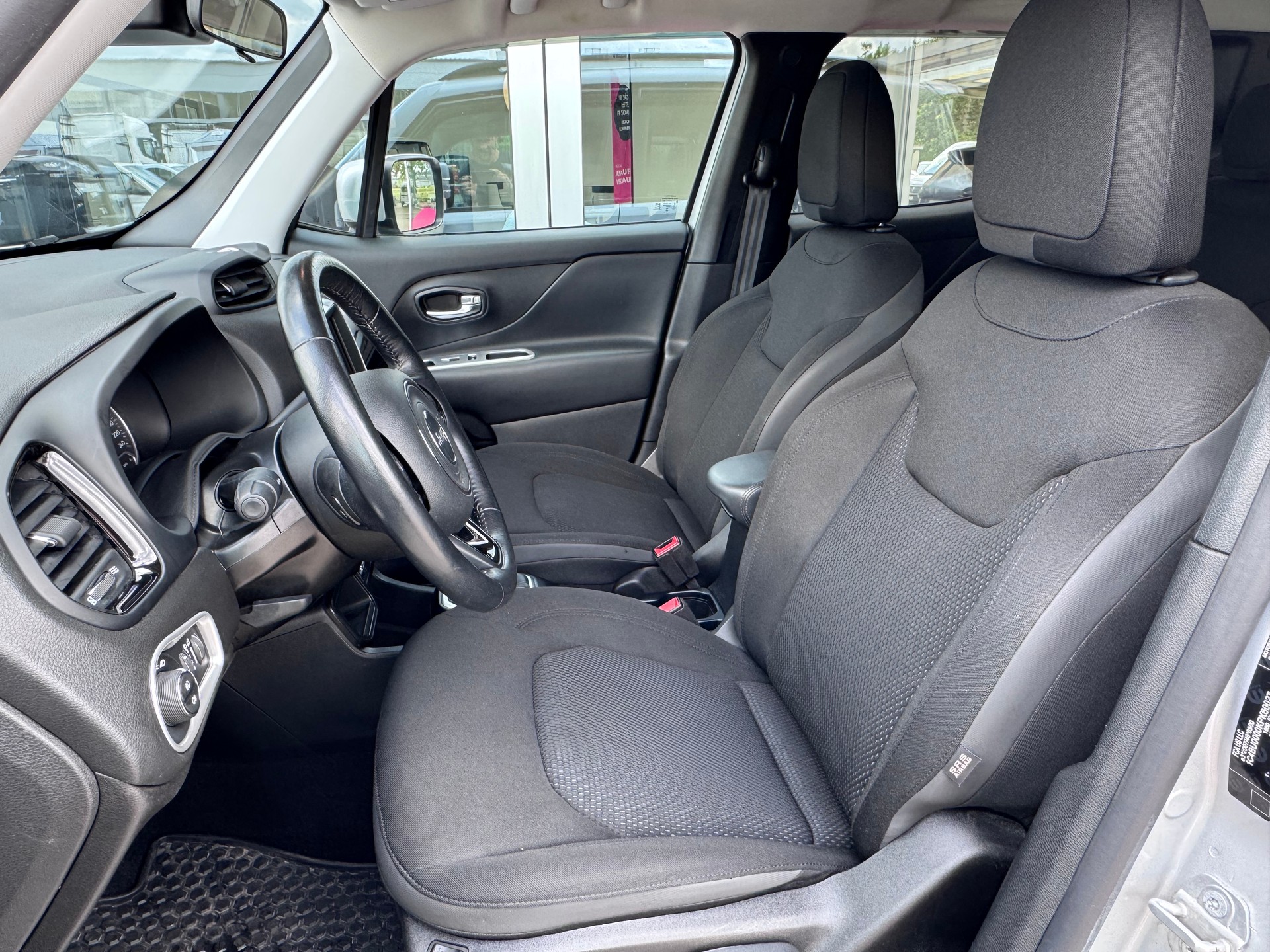 JEEP Renegade 1.0 Turbo Night Eagle+Navigation+Bluetooth+18"Alu+Klimaanlage+Sitz-/Lenkradheizung+Getönte Scheiben+Tempomat+-image-9