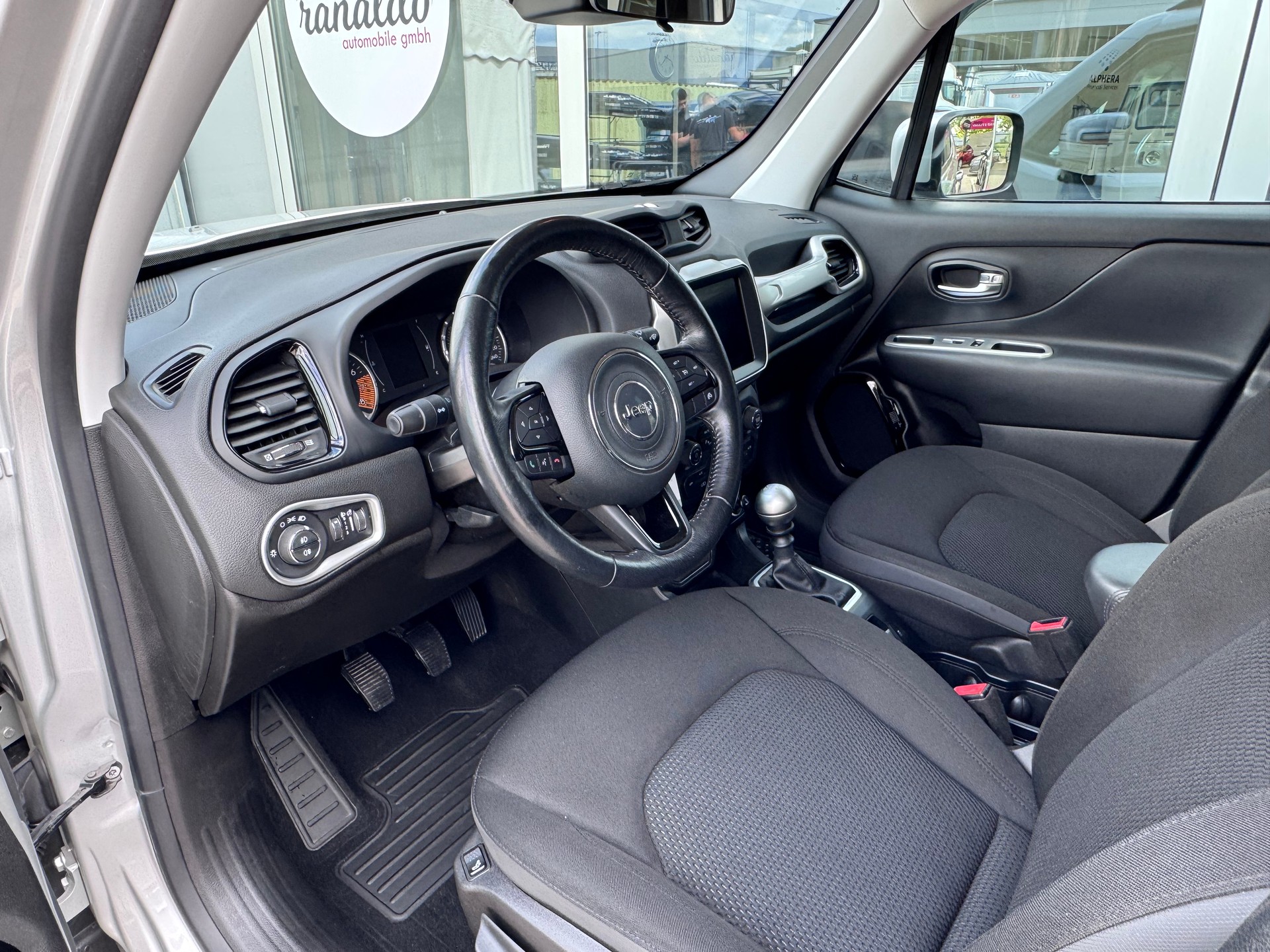 JEEP Renegade 1.0 Turbo Night Eagle+Navigation+Bluetooth+18"Alu+Klimaanlage+Sitz-/Lenkradheizung+Getönte Scheiben+Tempomat+-image-10