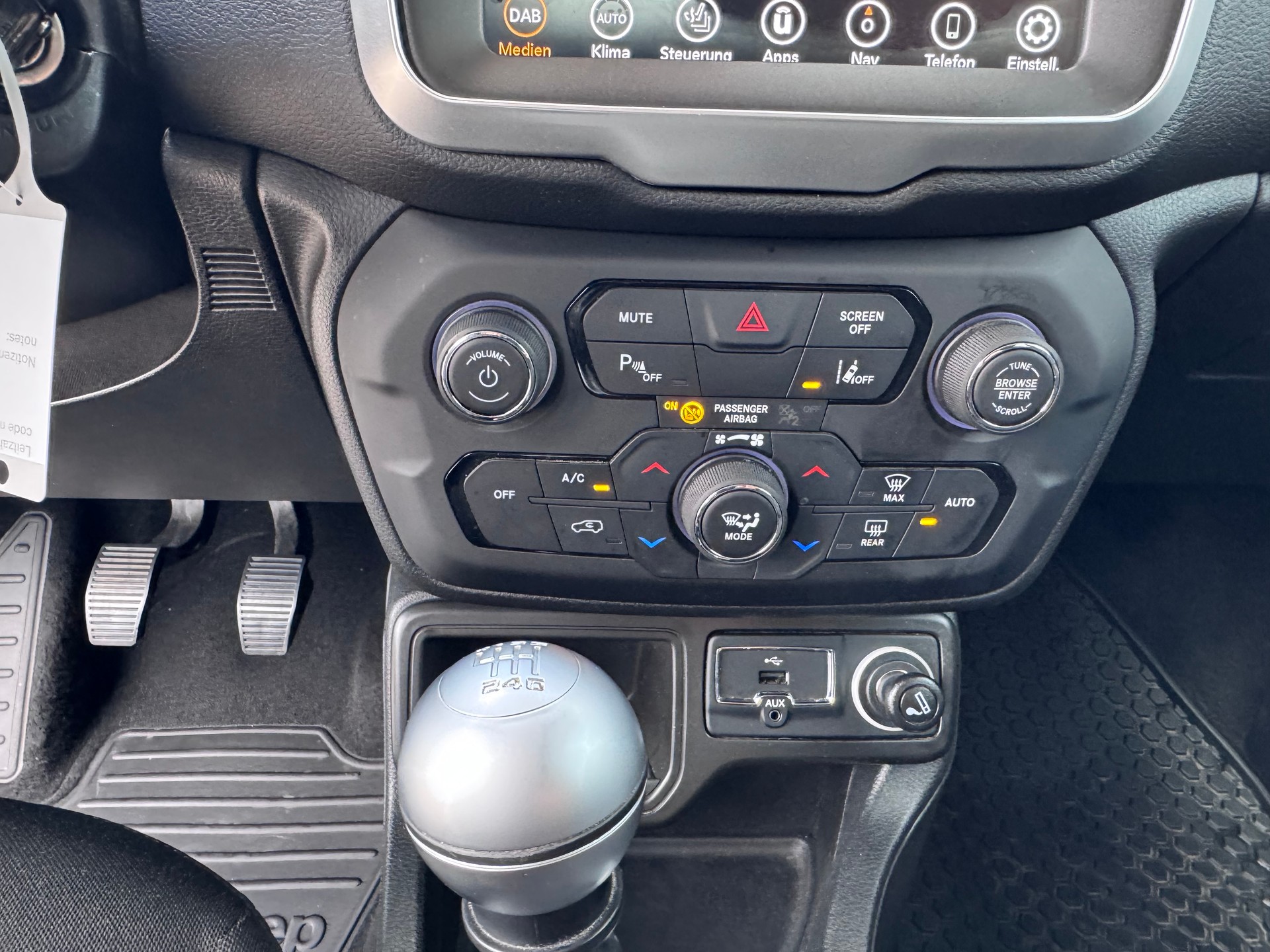 JEEP Renegade 1.0 Turbo Night Eagle+Navigation+Bluetooth+18"Alu+Klimaanlage+Sitz-/Lenkradheizung+Getönte Scheiben+Tempomat+-image-15