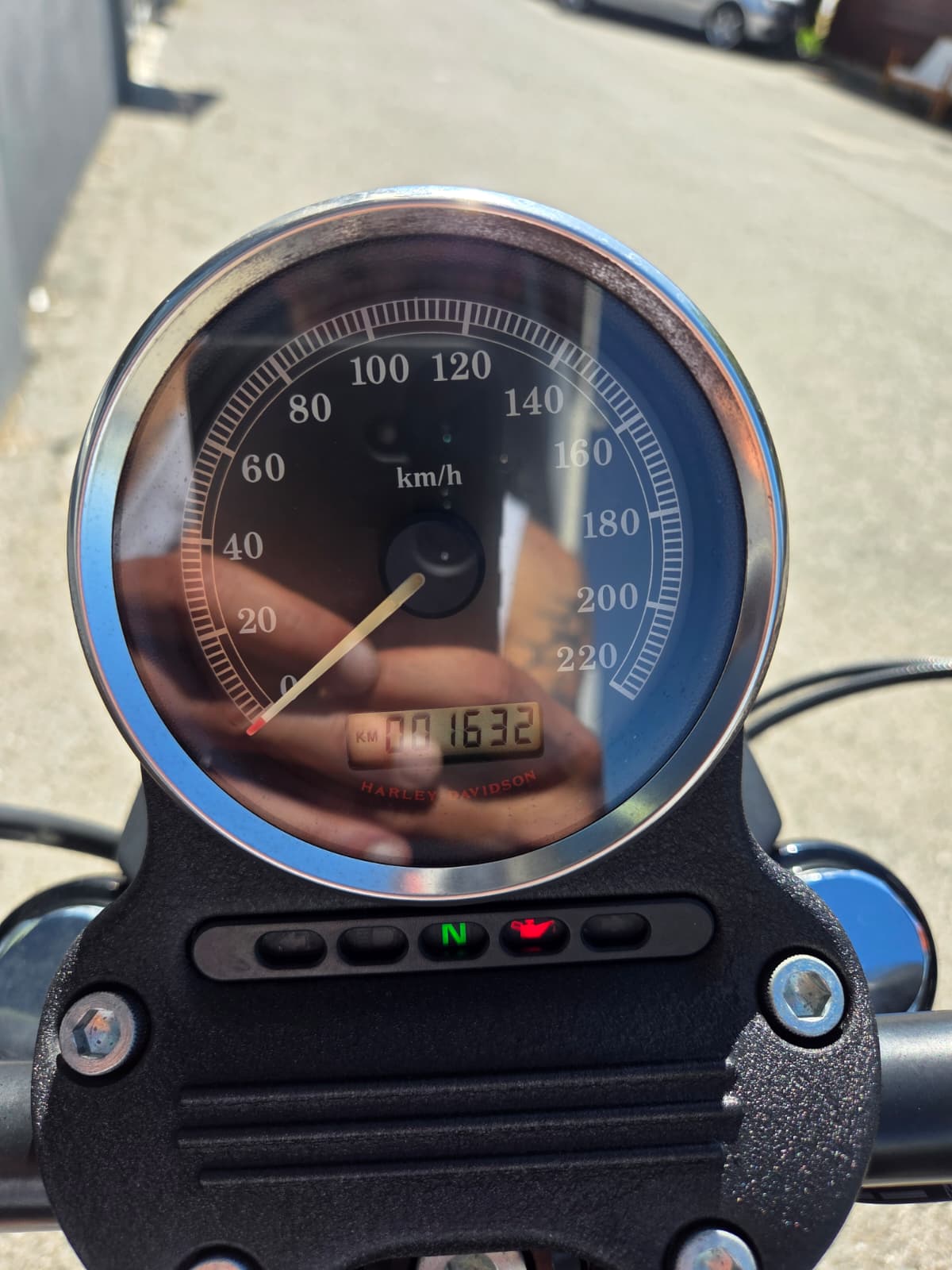 HARLEY-DAVIDSON XL 883 N Sportster Iron-image-6