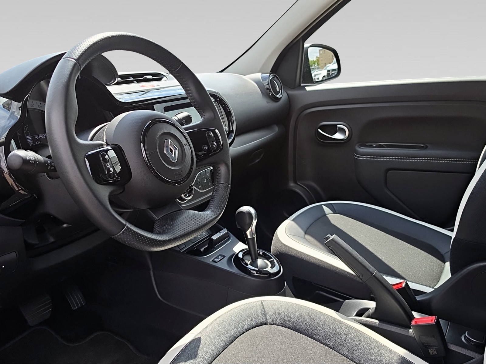 RENAULT Twingo Urban Night-image-10