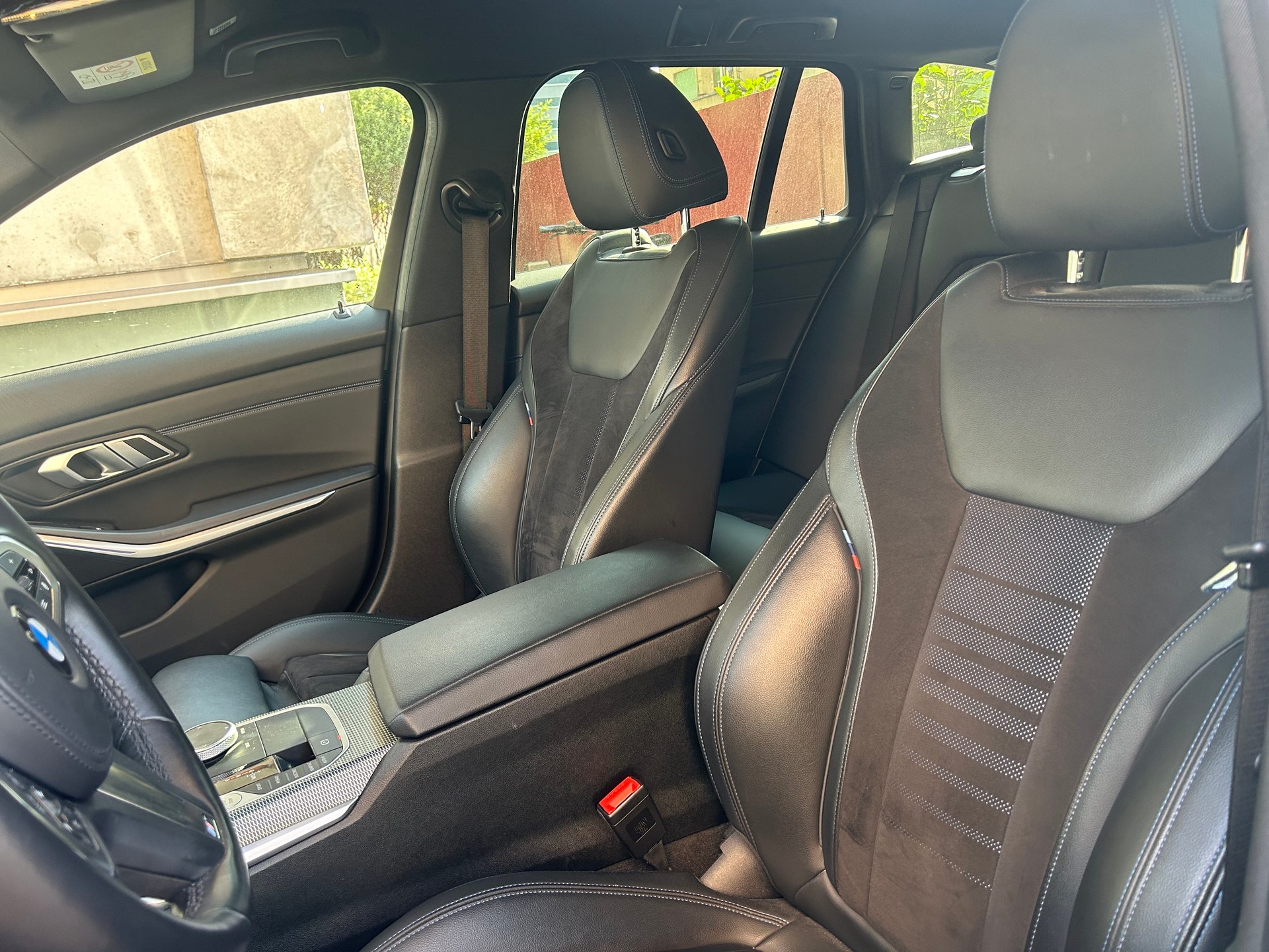 BMW 330e-image-4