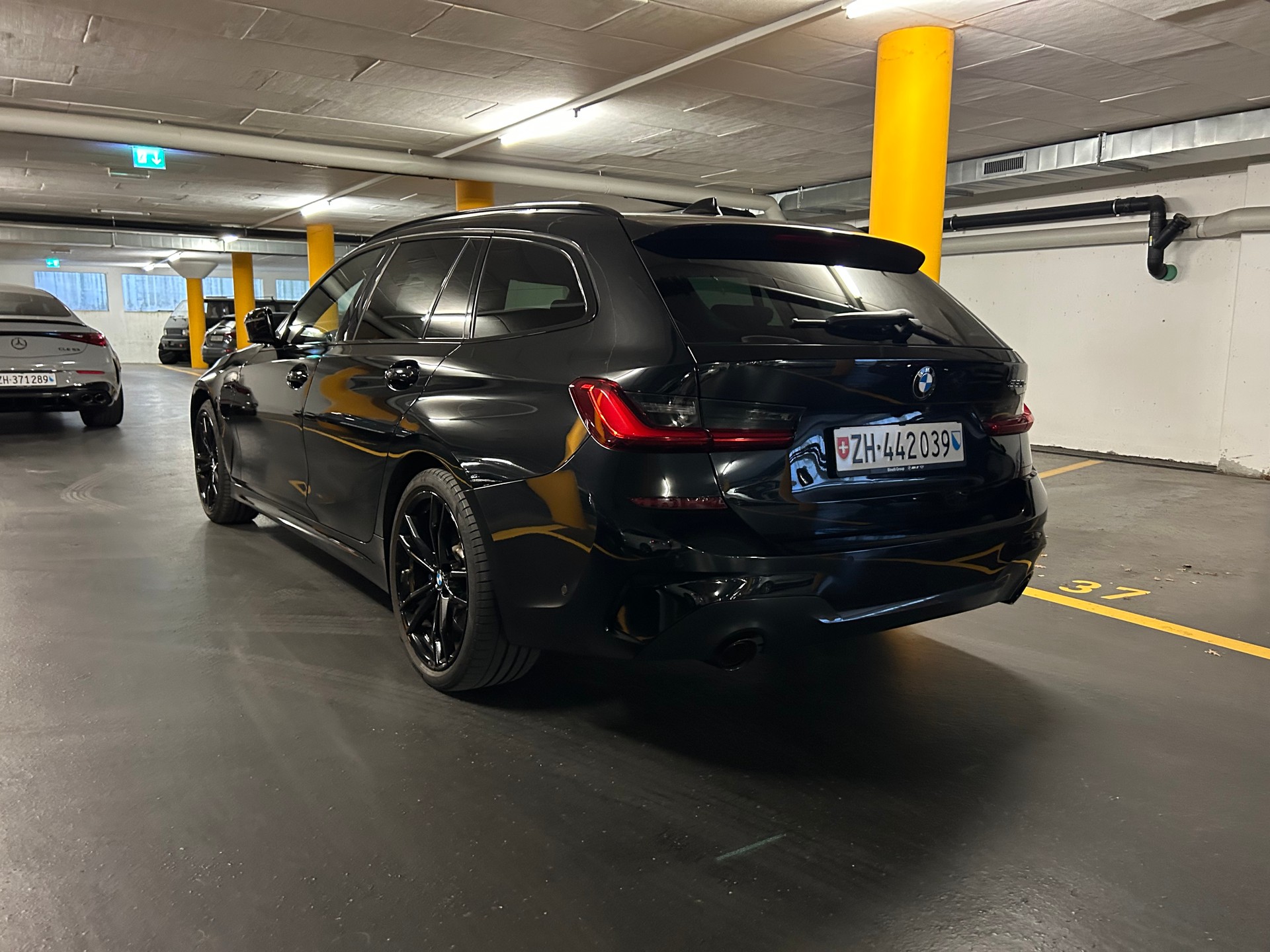 BMW 330e-image-3