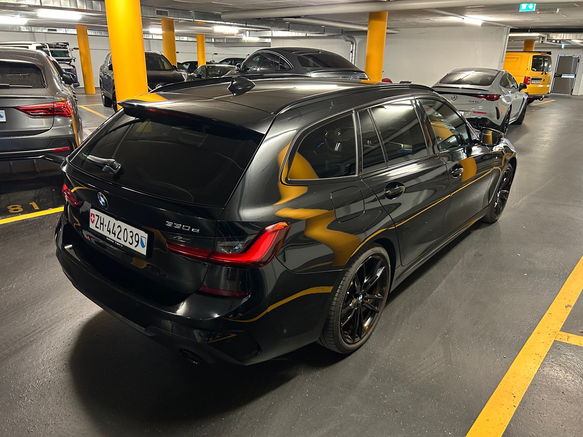 BMW 330e-image-2