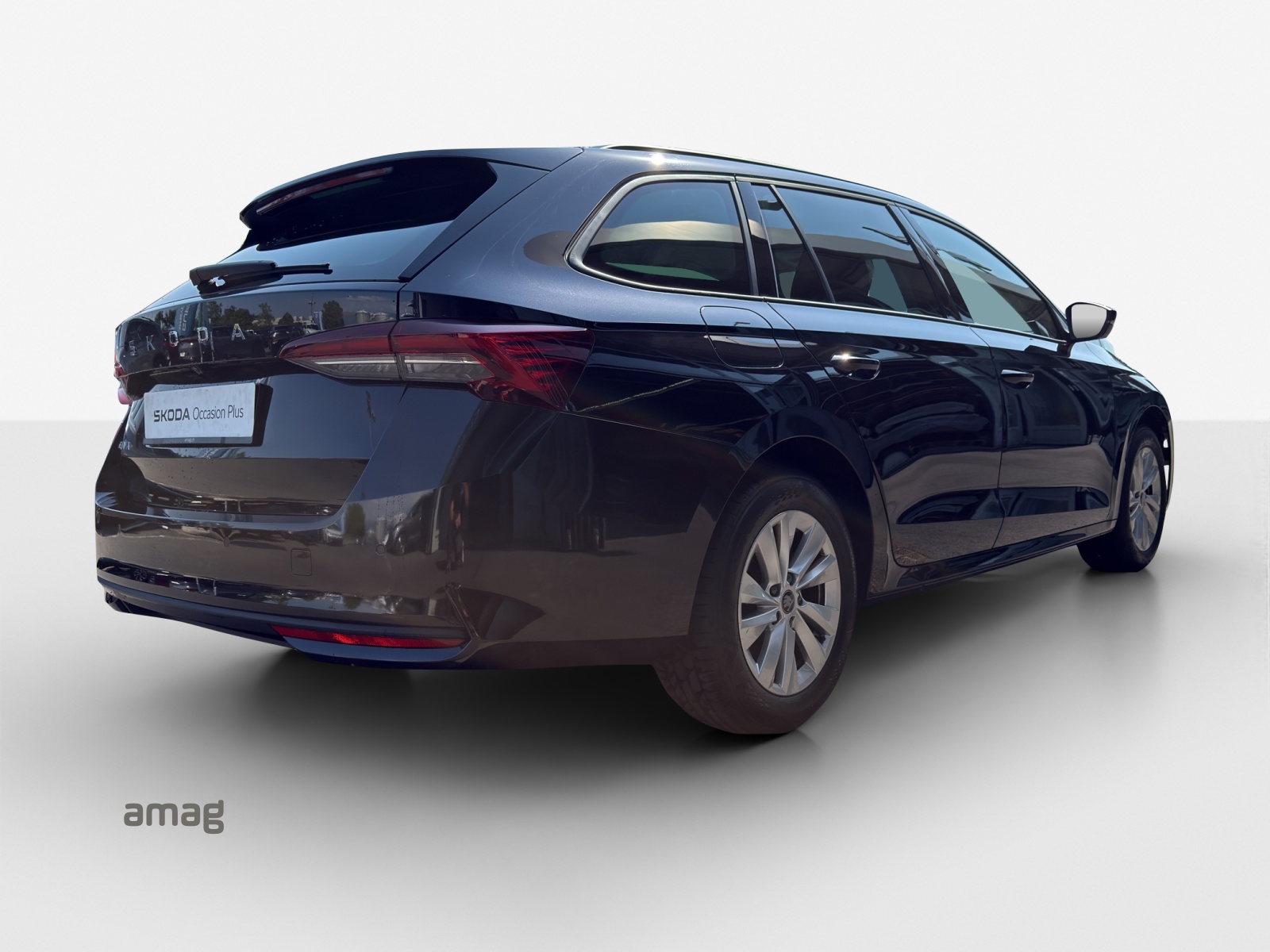 SKODA Octavia Combi 1.5 TSI mHEV DSG Dynamic-image-4