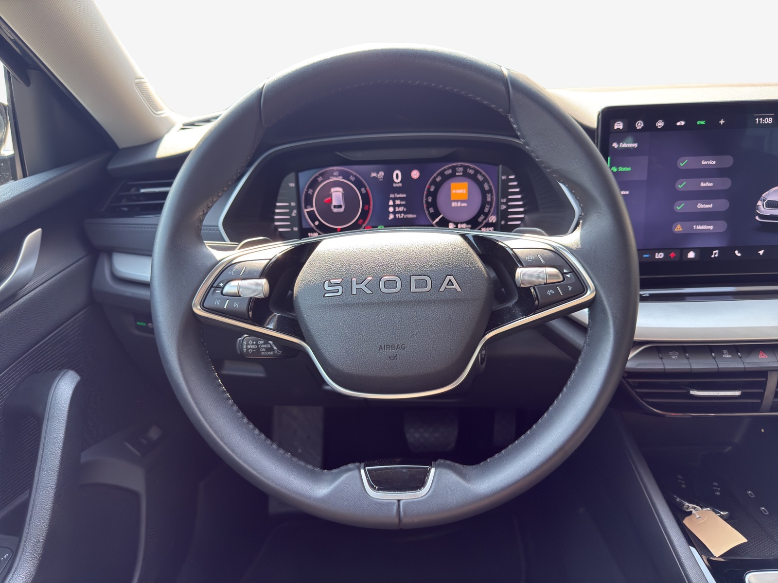 SKODA Octavia Combi 1.5 TSI mHEV DSG Dynamic-image-9