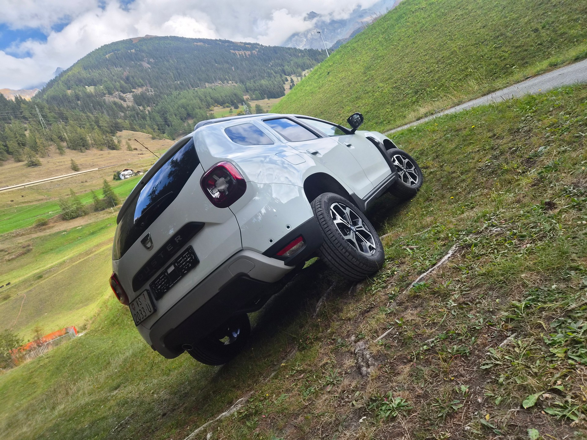DACIA Duster TCe 150 Celebration 4x4-image-1