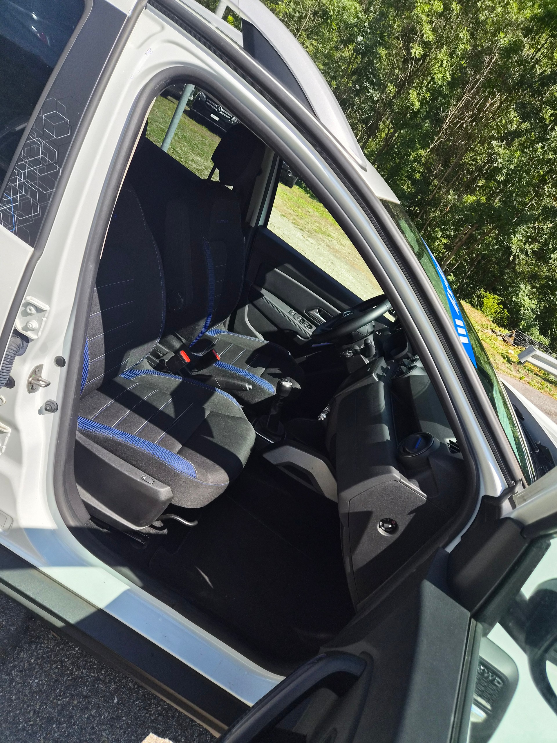 DACIA Duster TCe 150 Celebration 4x4-image-6