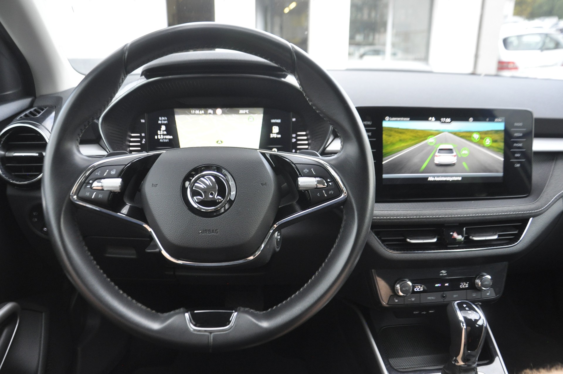 SKODA Fabia 1.0 TSI Style DSG-image-9
