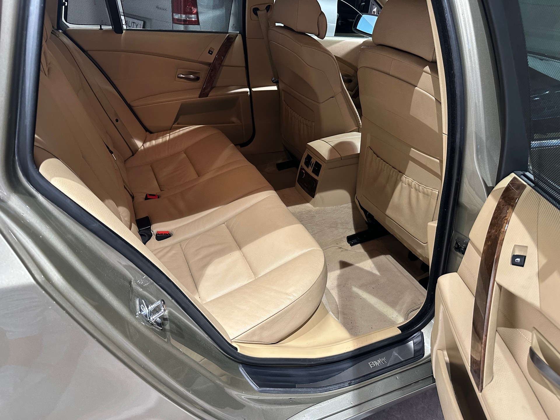BMW 530xi Touring Nahezu Vollausgestattet und in top gepflegtem Zustand!-image-19