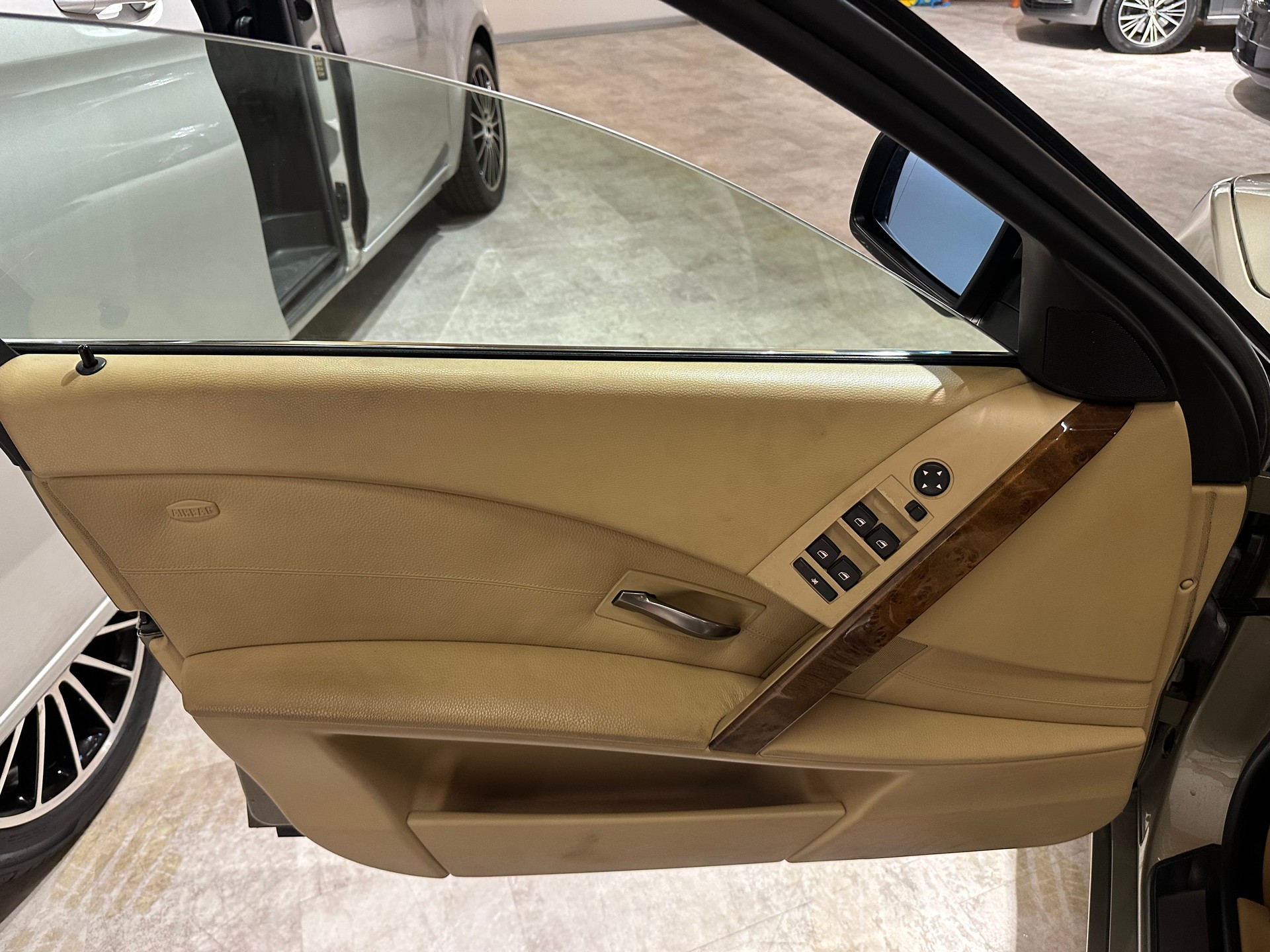BMW 530xi Touring Nahezu Vollausgestattet und in top gepflegtem Zustand!-image-15