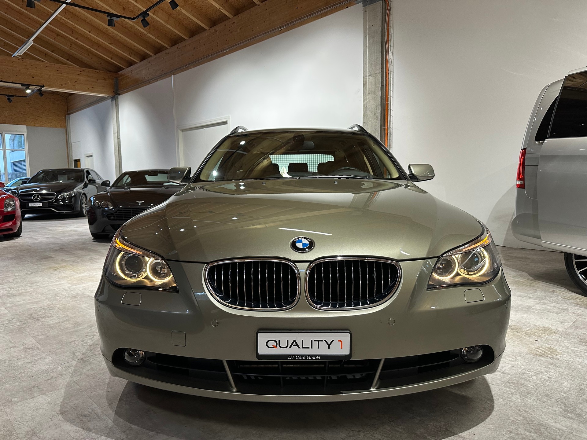 BMW 530xi Touring Nahezu Vollausgestattet und in top gepflegtem Zustand!-image-2