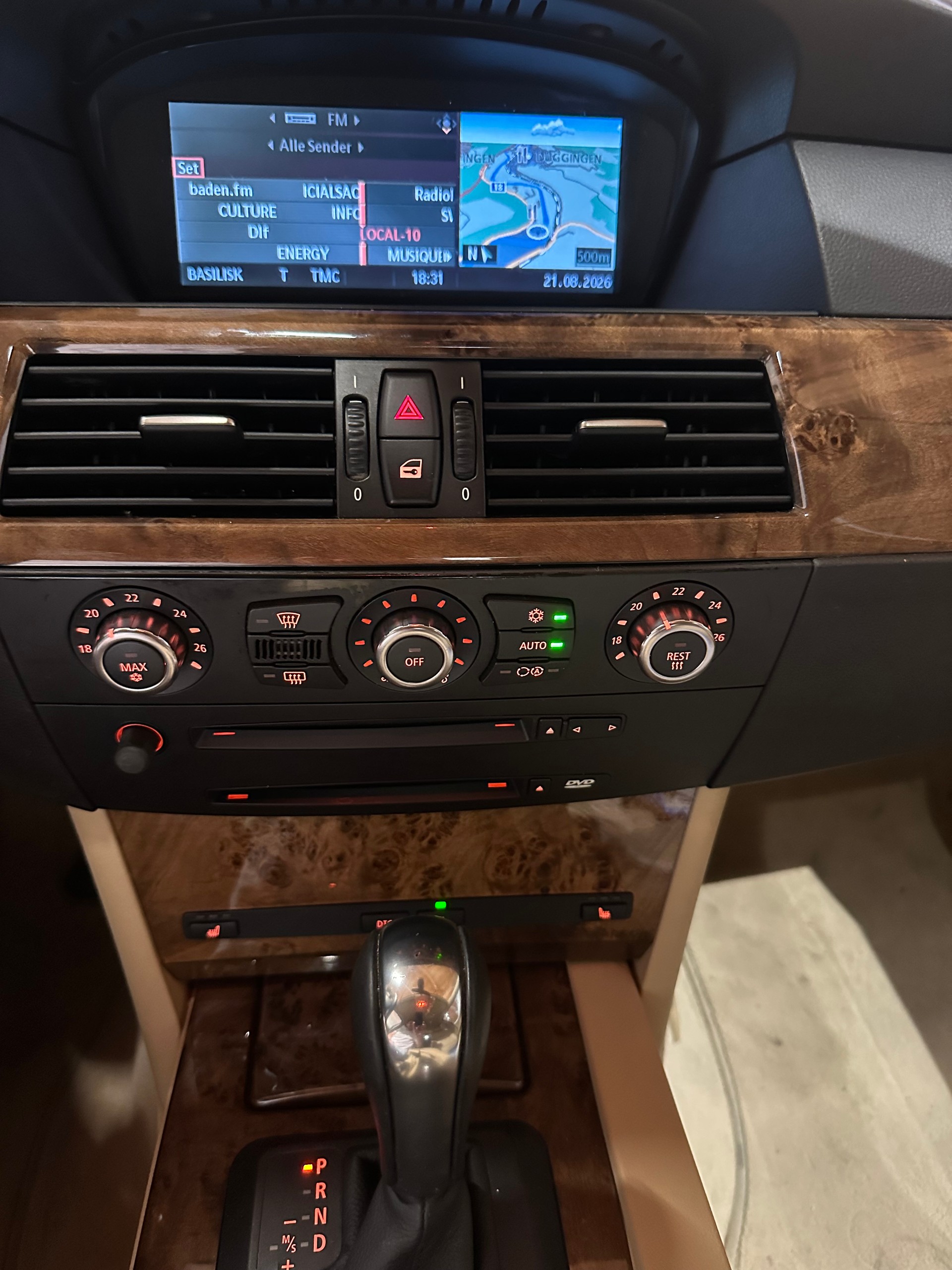 BMW 530xi Touring Nahezu Vollausgestattet und in top gepflegtem Zustand!-image-12