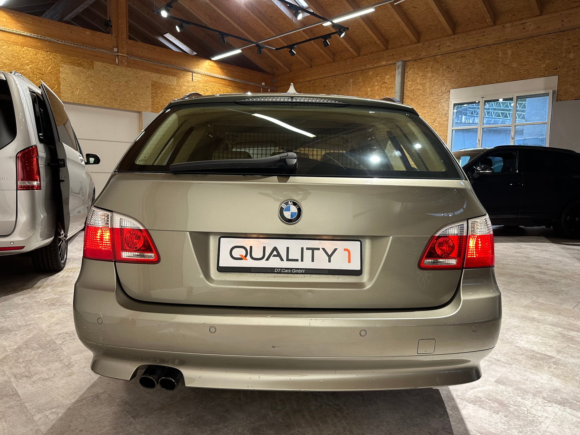 BMW 530xi Touring Nahezu Vollausgestattet und in top gepflegtem Zustand!-image-5