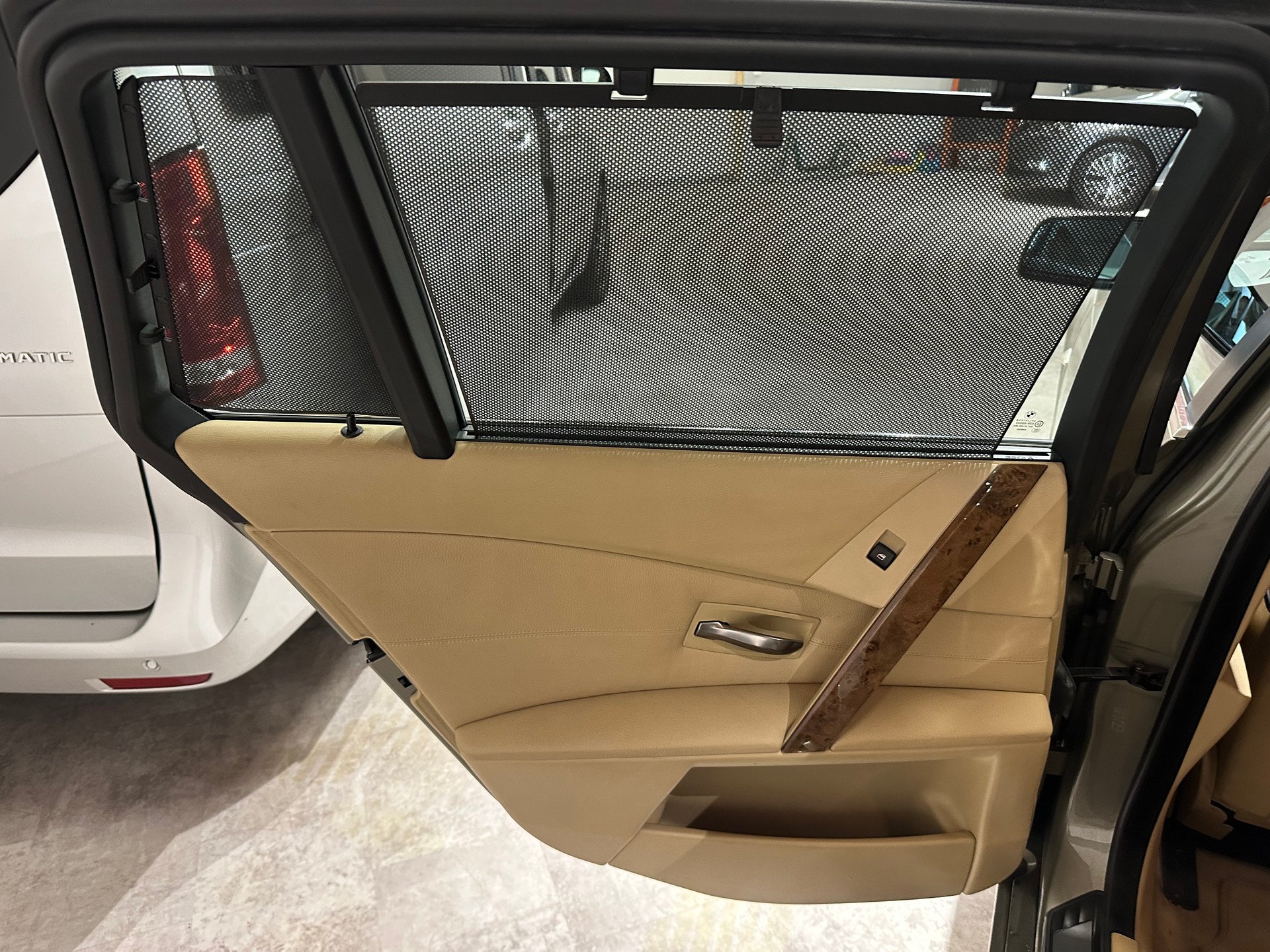 BMW 530xi Touring Nahezu Vollausgestattet und in top gepflegtem Zustand!-image-24