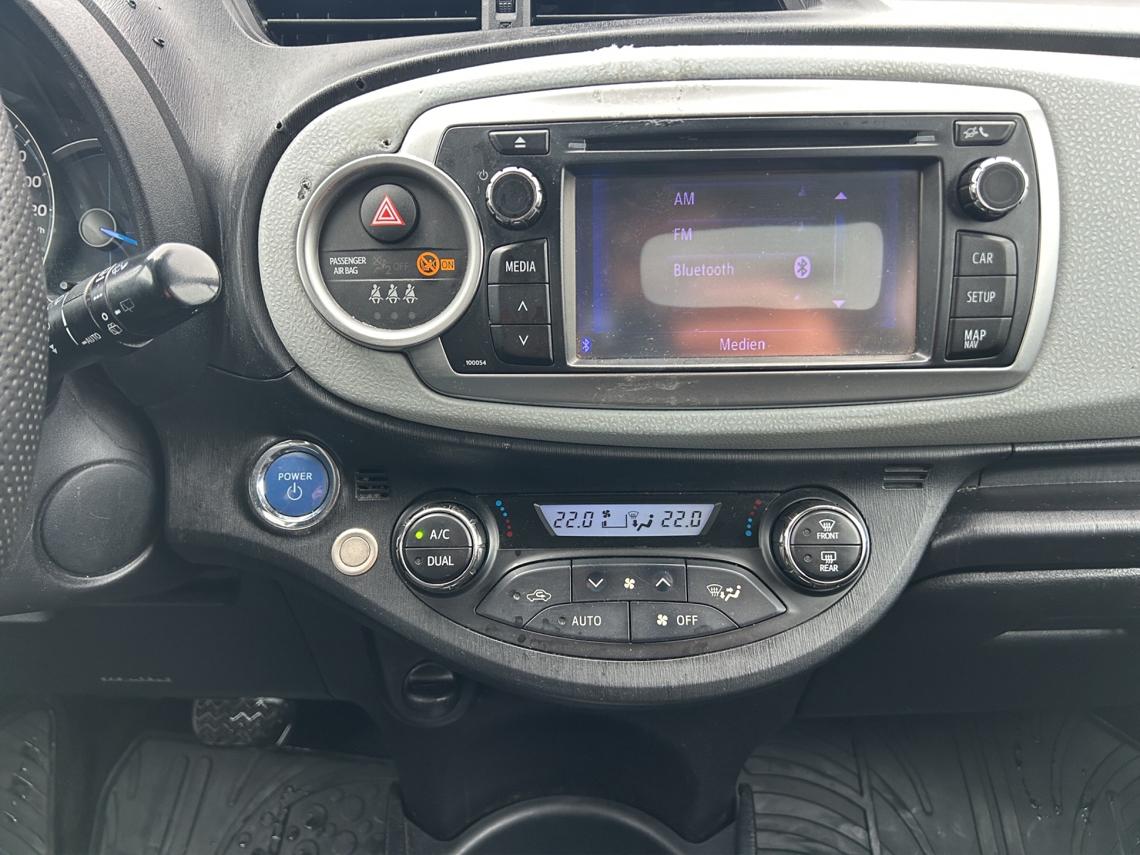TOYOTA Yaris 1.5 VVT-i Hybrid Sol Premium CVT-image-12