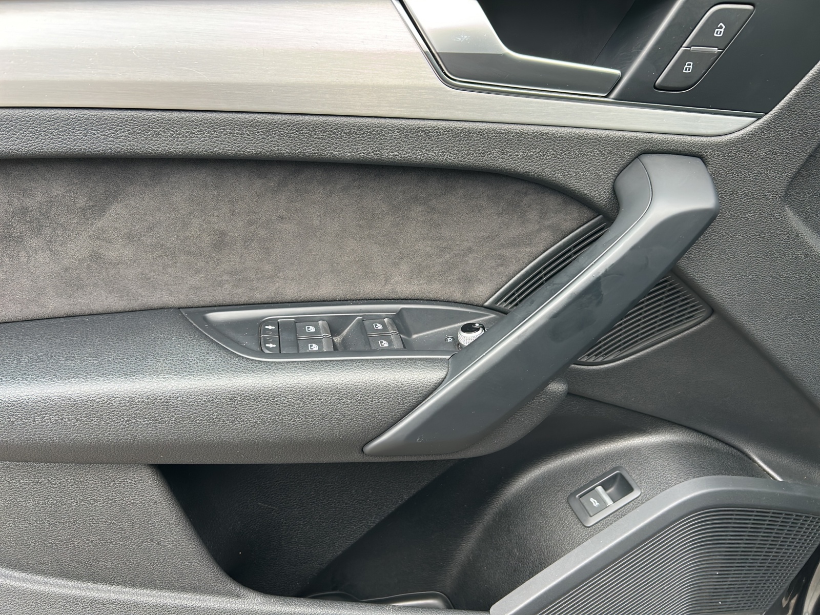 AUDI Q5 45 TFSI sport quattro S-tronic-image-19
