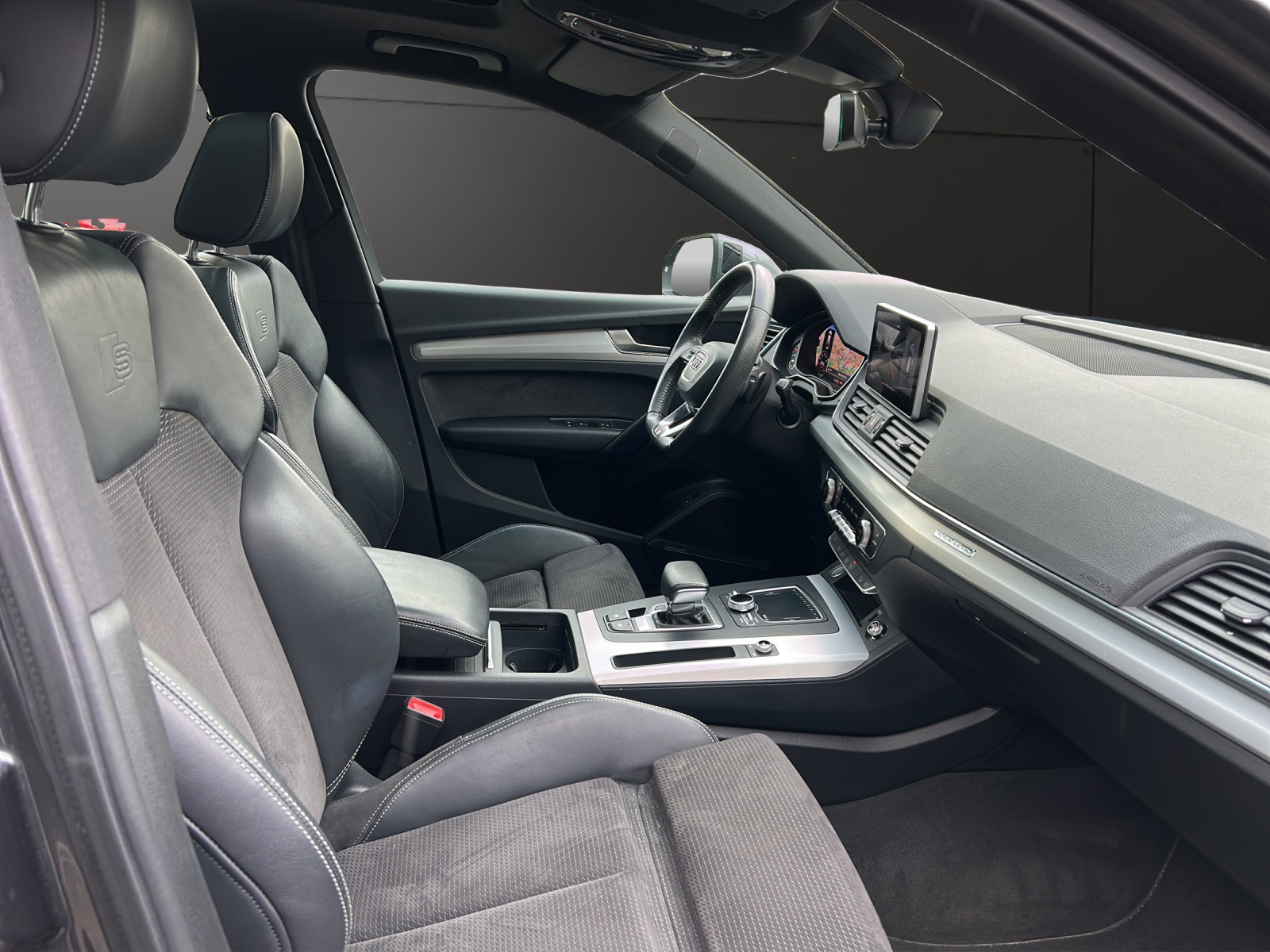 AUDI Q5 45 TFSI sport quattro S-tronic-image-15