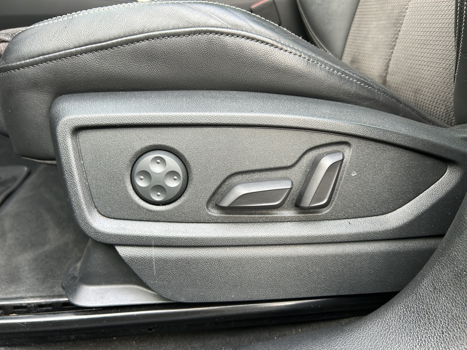 AUDI Q5 45 TFSI sport quattro S-tronic-image-18