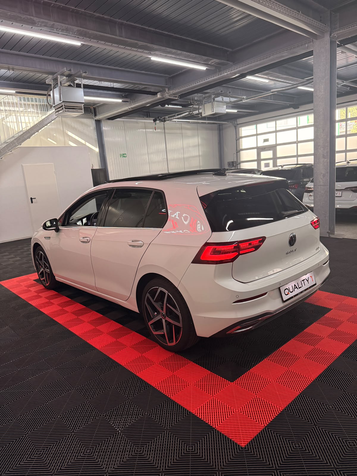 VW Golf 1.5 eTSI mHEV ACT R-Line DSG-image-26