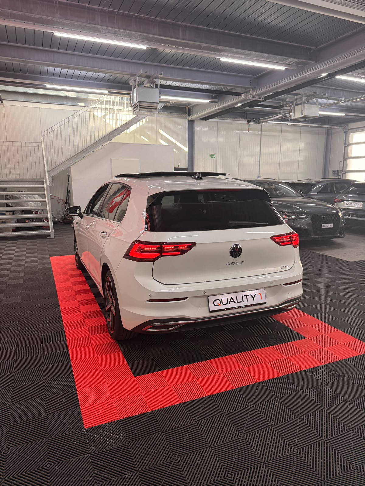 VW Golf 1.5 eTSI mHEV ACT R-Line DSG-image-9