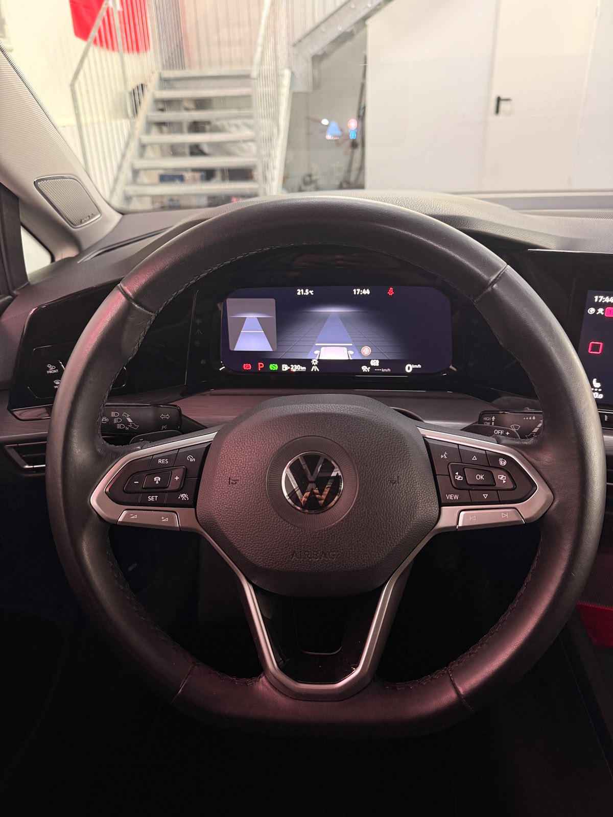 VW Golf 1.5 eTSI mHEV ACT R-Line DSG-image-17