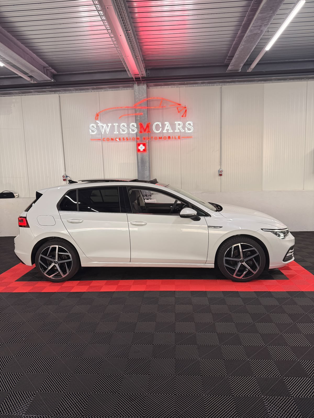 VW Golf 1.5 eTSI mHEV ACT R-Line DSG-image-4