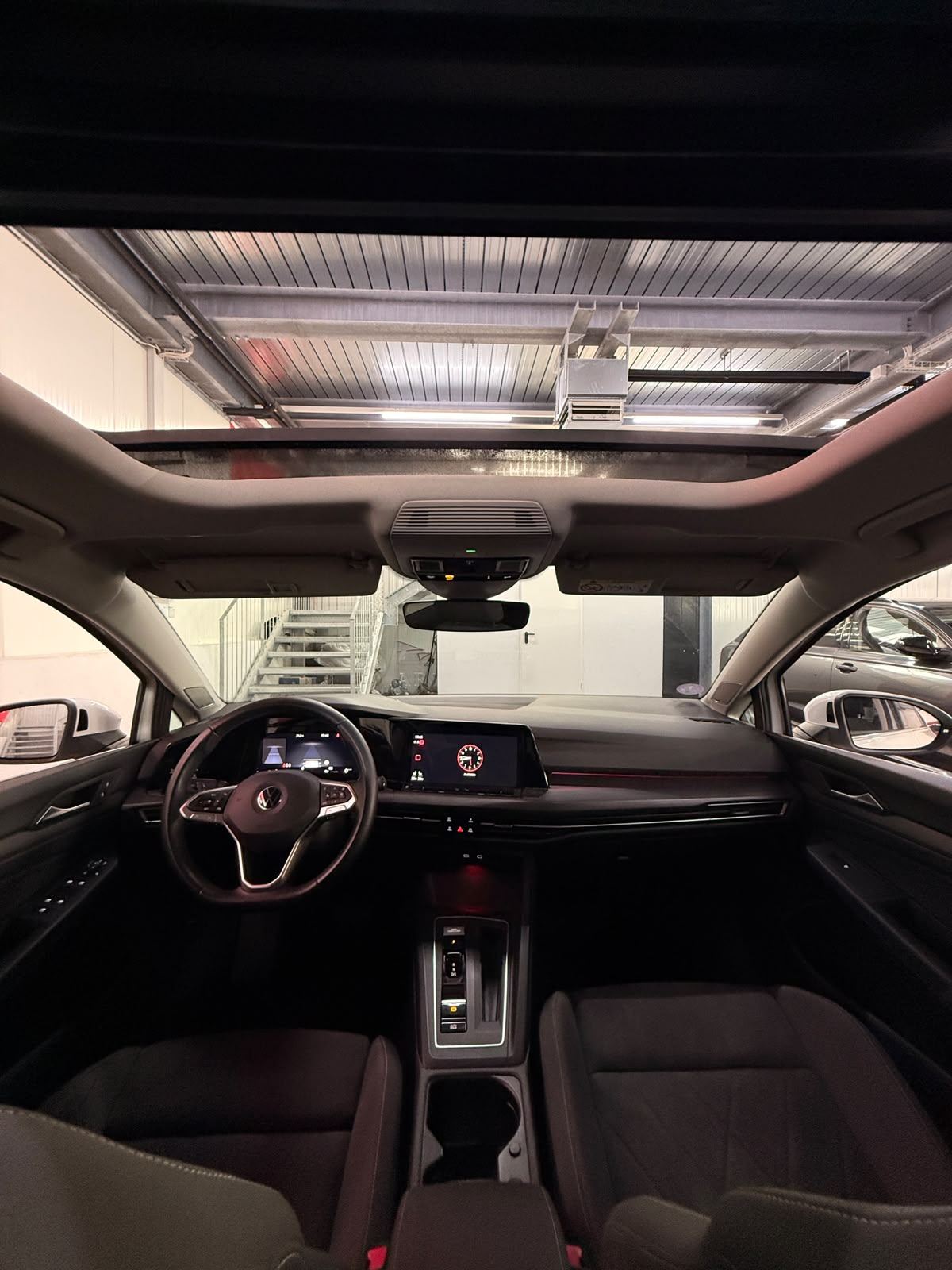 VW Golf 1.5 eTSI mHEV ACT R-Line DSG-image-16